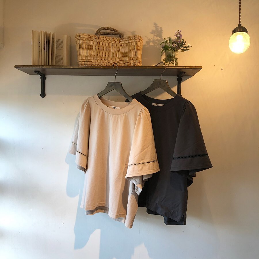 新作のお洋服がたくさん届きました