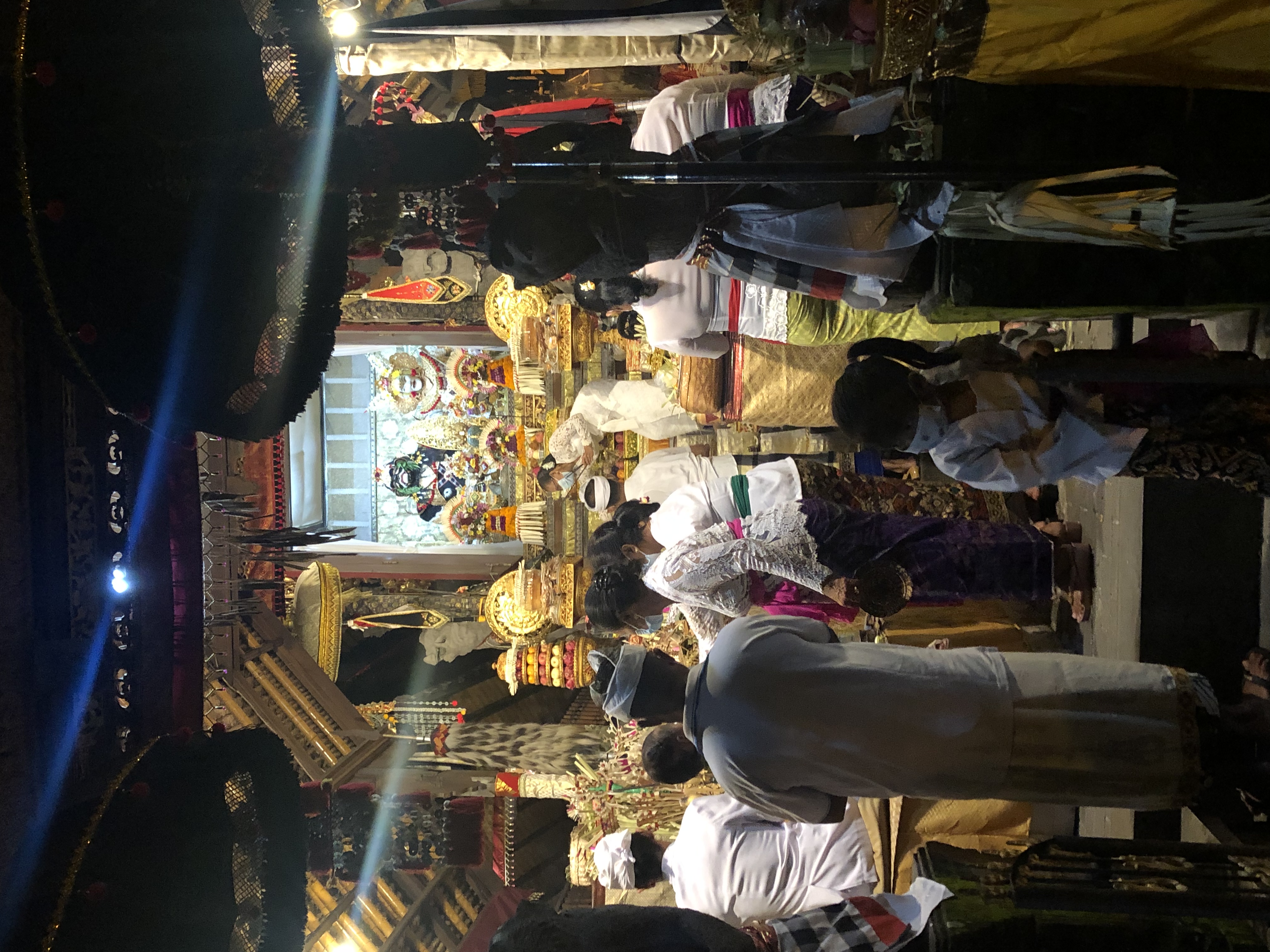 昨日は、村にあるお寺のお祭りでした。