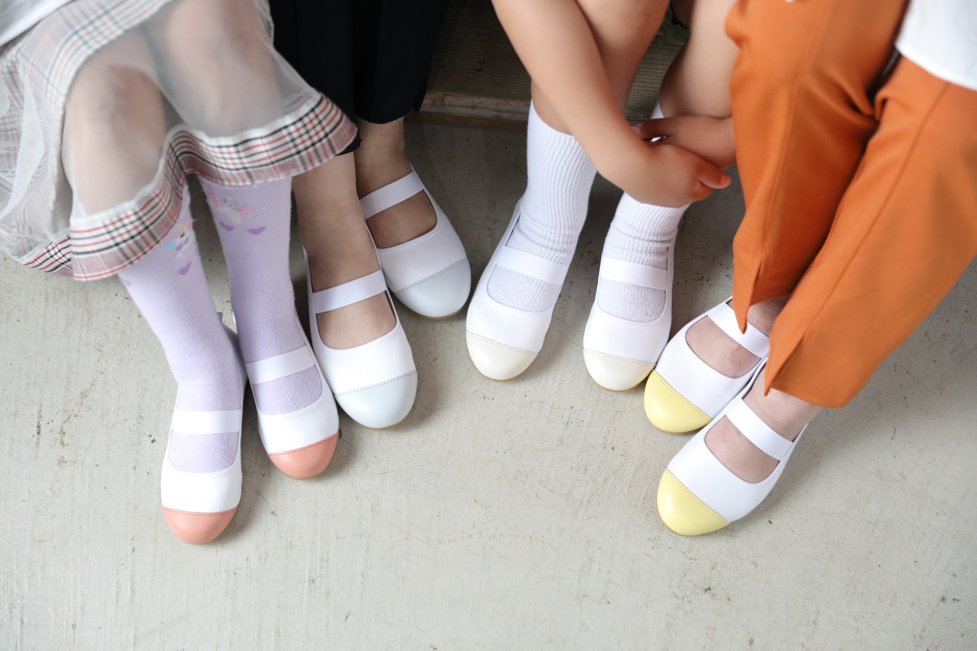 子どもの成長を一緒に歩む、上履き定額サービス 『TADASHIの あしあと』