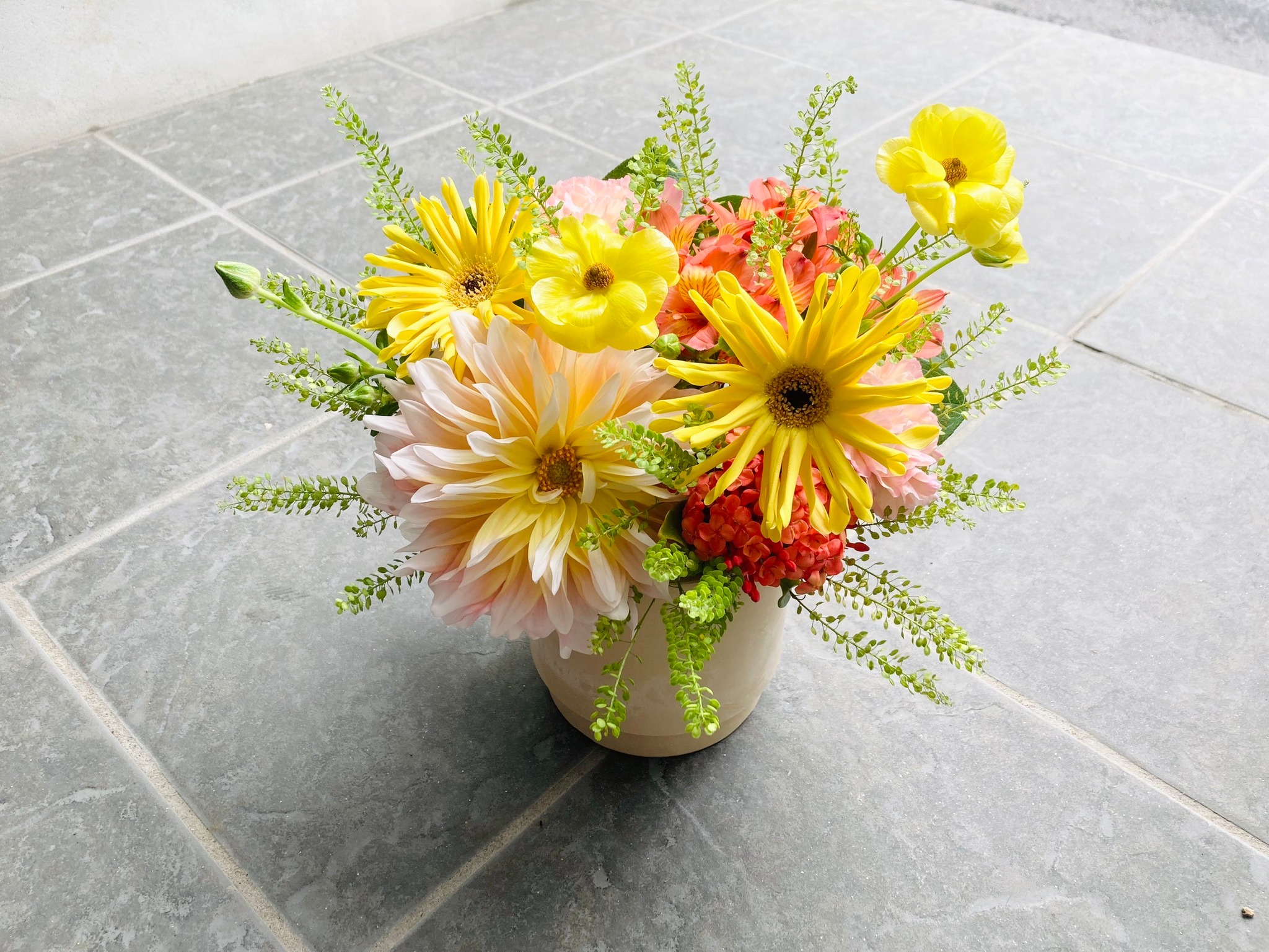 5月のやさしい風とともに。母の日に贈るお花のご提案