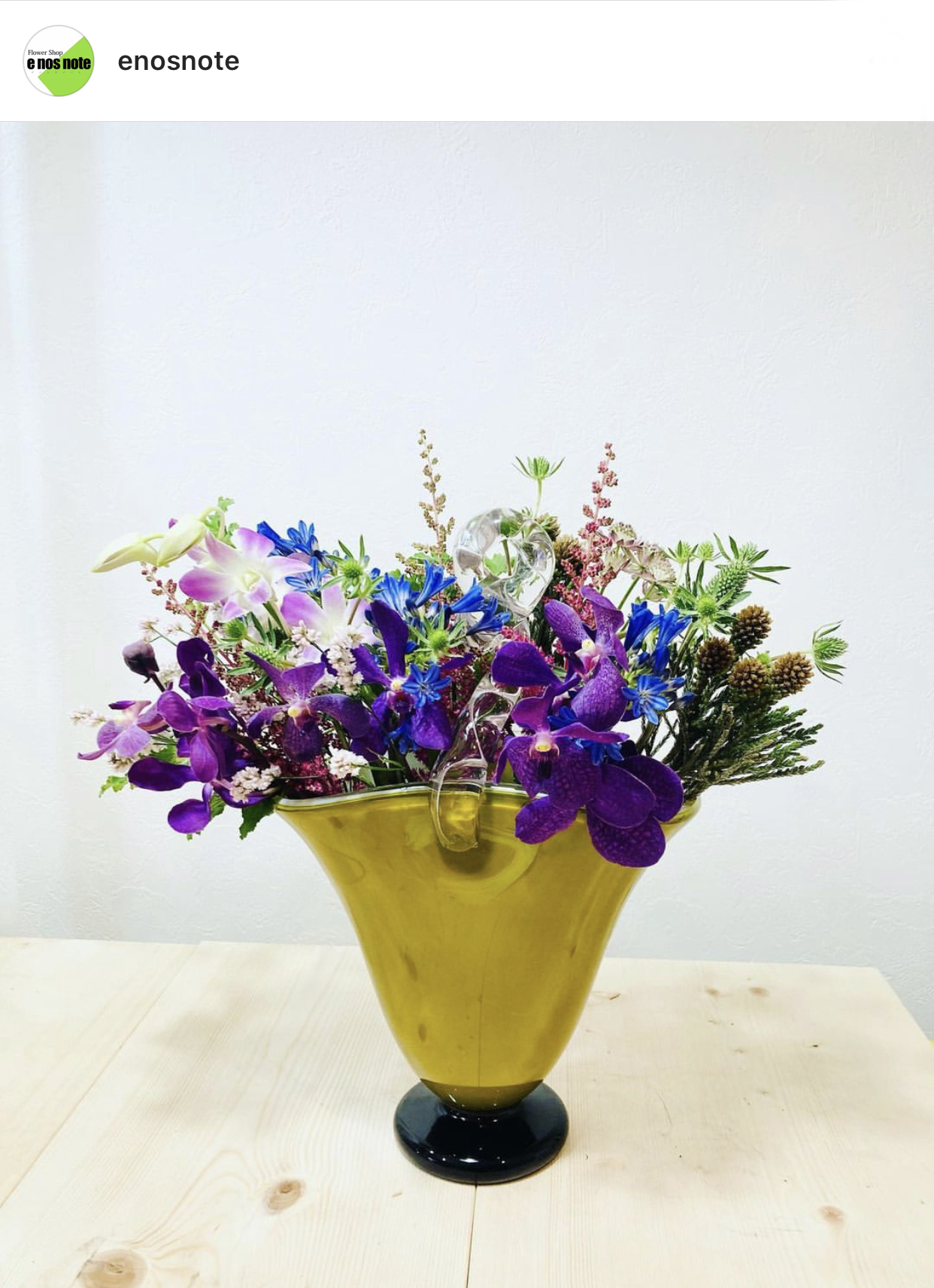 本日の花瓶花定期生け込み E Nos Note