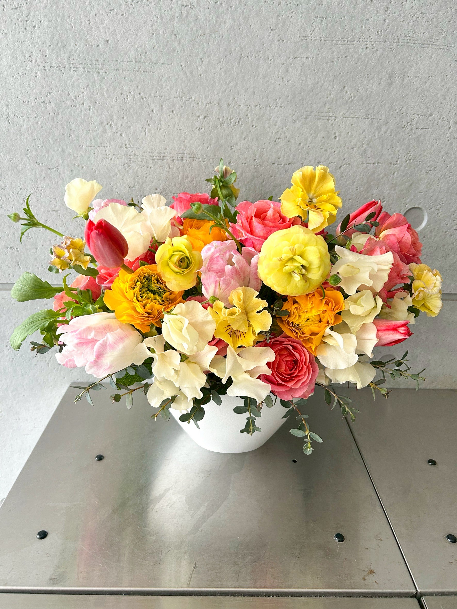 大切な節分へ向けて、フレッシュなお花の準備を