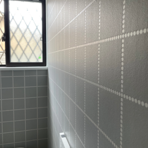 素人なりにできた。築18年のトイレを少しでも今っぽくしかった。セルフリフォーム挑戦。