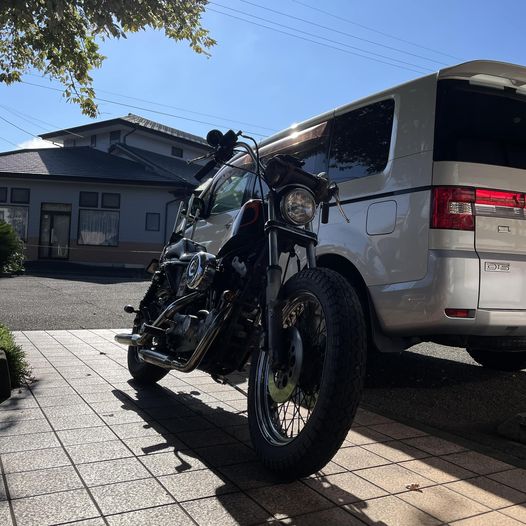 明日は、鹿児島県出水市の、西日本オールドカーフェスに出店しますぞ！！