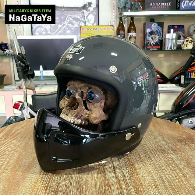 フェイスガード、追加入荷してますです！！成形はハンドレイアップ工法