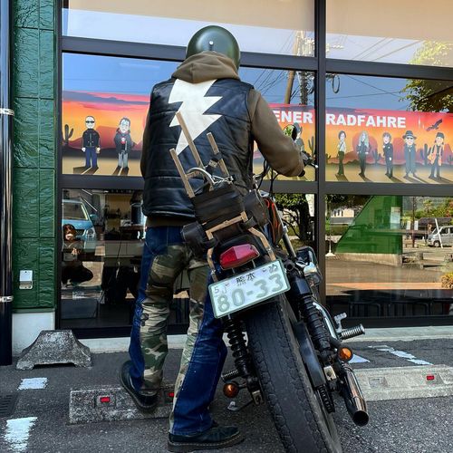 V&Aの、レザー ナーティーベストは、今の時期BIKEランにバッチリなのだ！！
