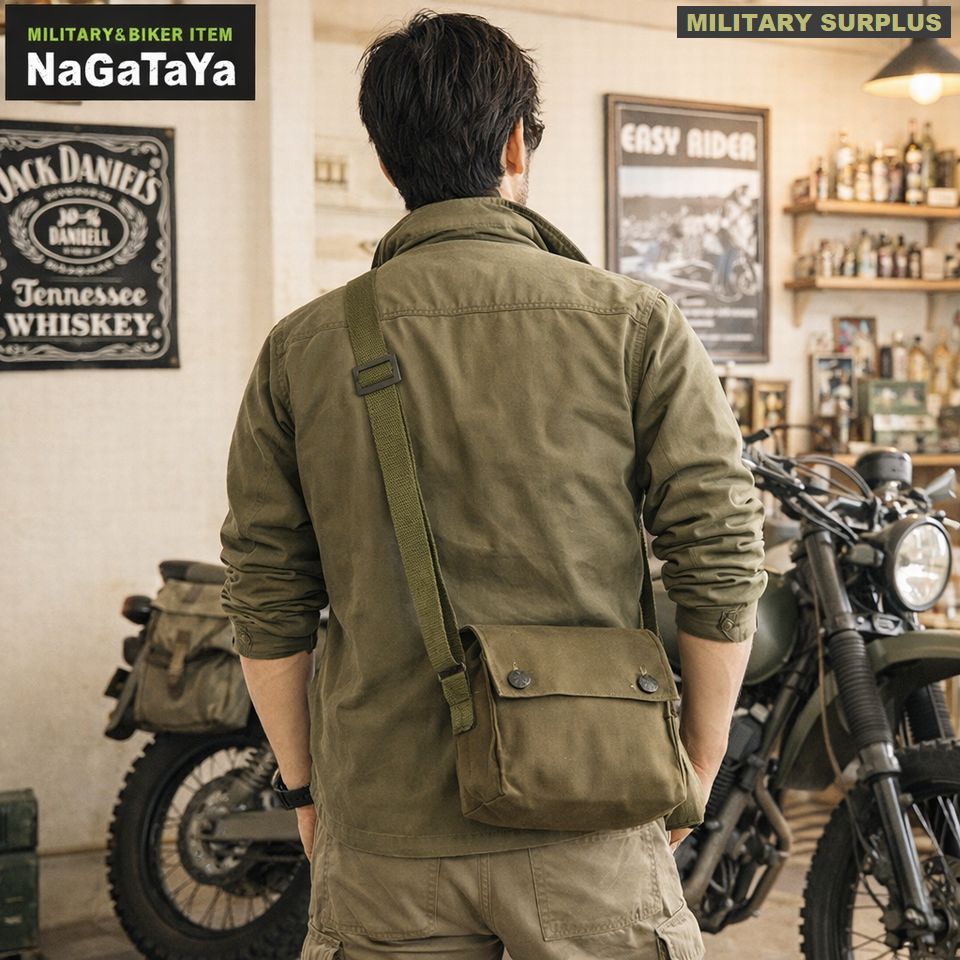 ビンテージ感のある、チェコ軍にて採用されていたキャンバスショルダーバッグ！！