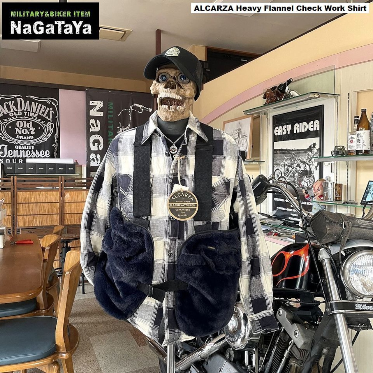 アウター羽織りとしてもインナーとしても使える万能アイテムのネルシャツ