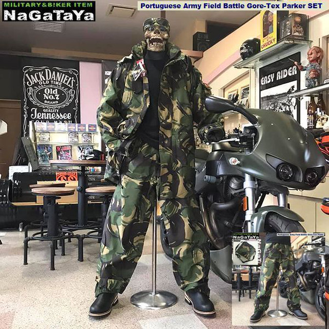 ポルトガル軍放出品デッドストック ゴアテックスパーカー上下セットなのだ。