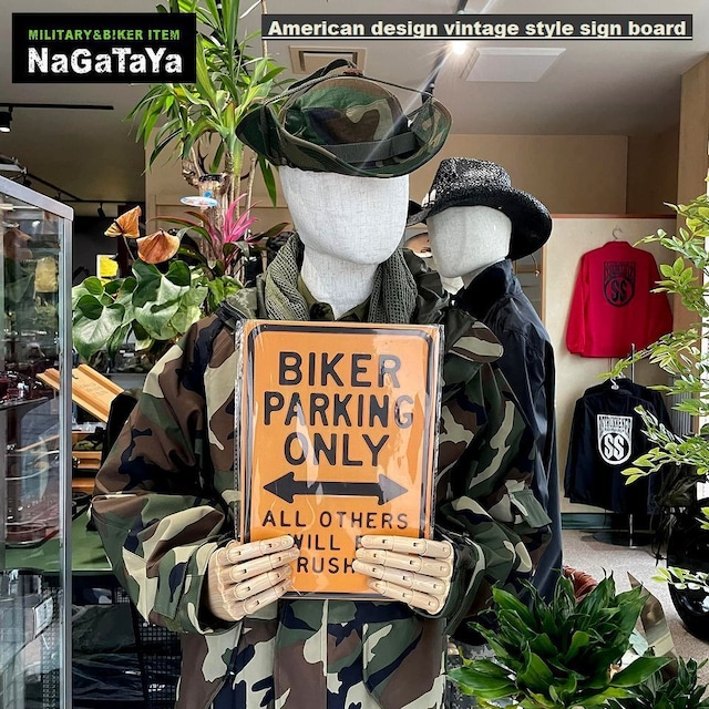 ブリキ看板 BIKER PARKING ONLY バイカー限定駐車場だぞ！！