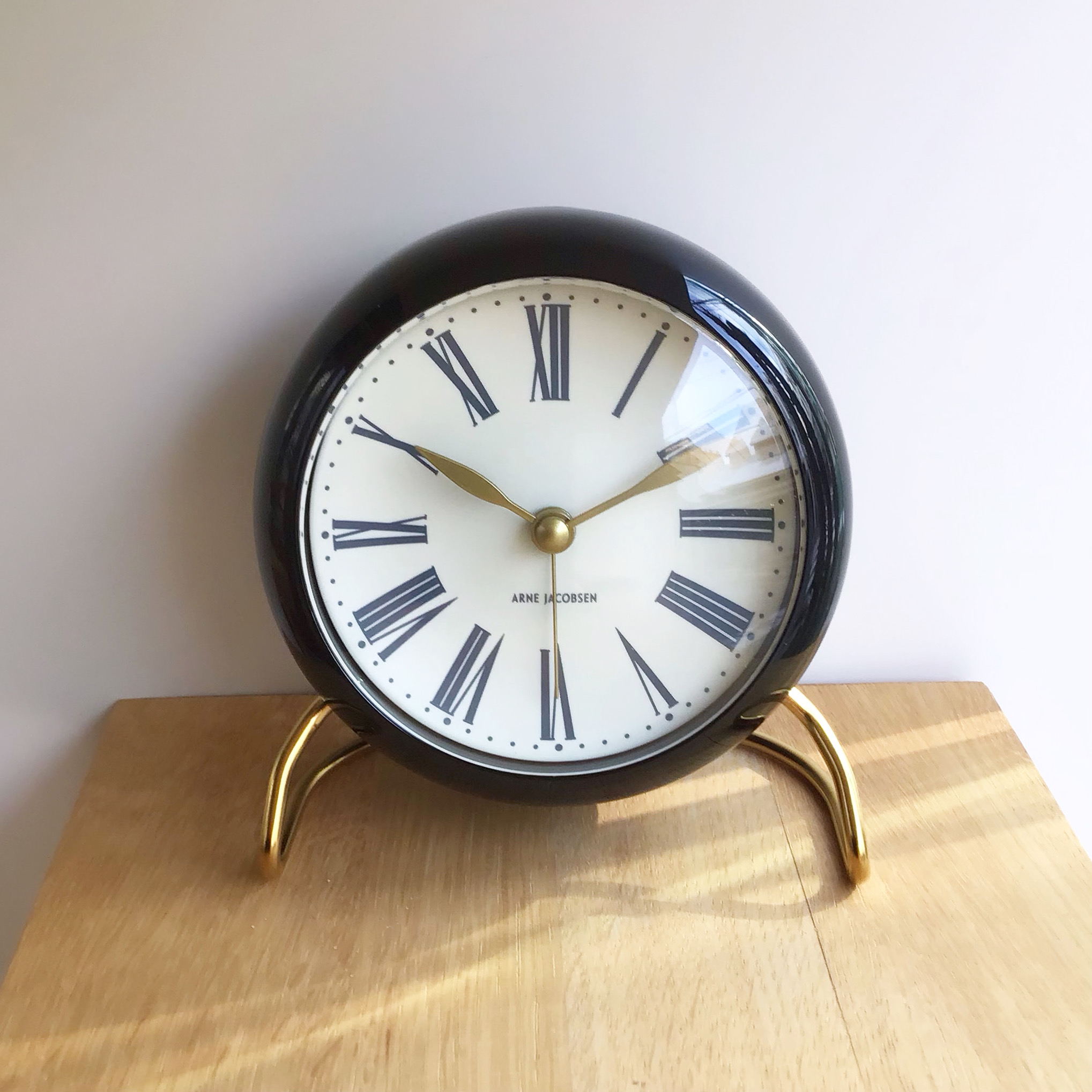ARNE JACOBSEN ROMAN CLASSIC ALARM BLACK -数量限定-