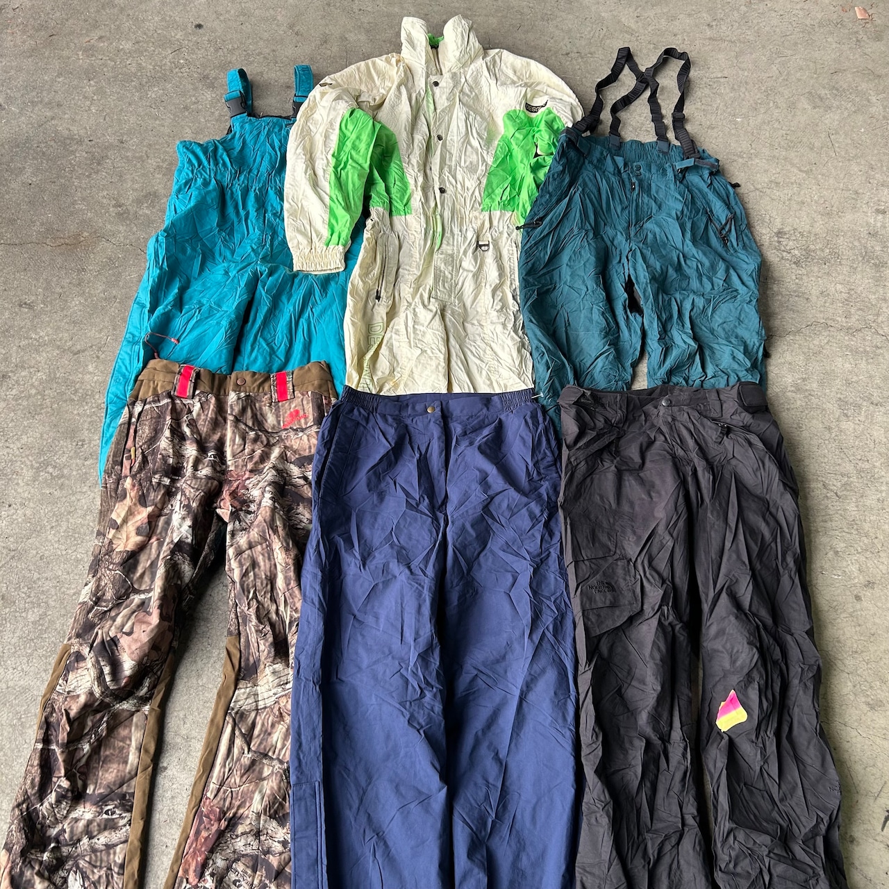【新入荷】スキーパンツ MIX【約24kg】【約37着】【ベール】