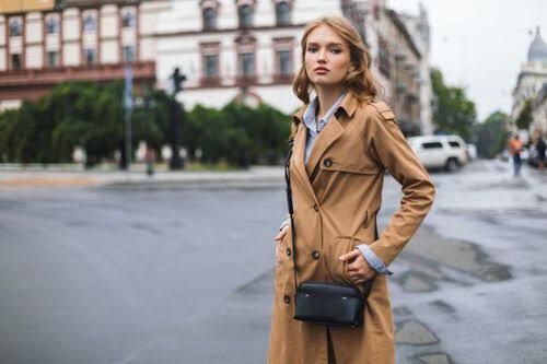 【永遠の定番】Burberryのレディースコートの魅力とは？