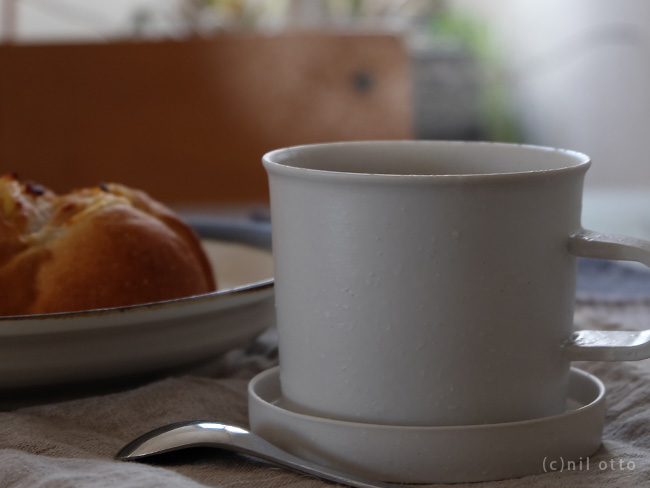 蓋付きマグで温まる