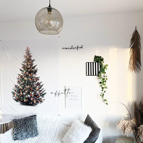 狭いお部屋でもOK✨クリスマスツリーのタペストリー✽・:..｡o￠