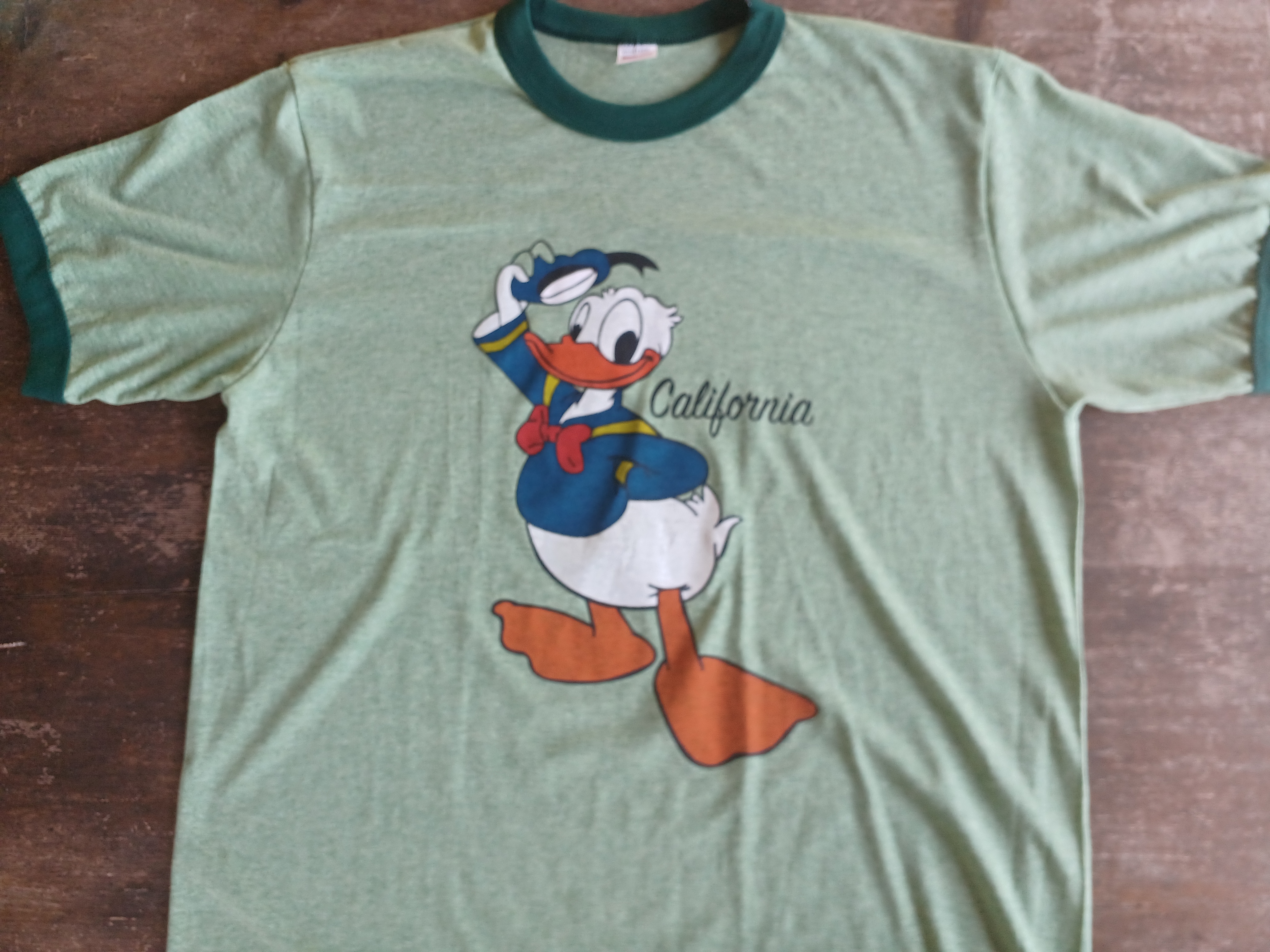 ドナルドの可愛く涼しげなtシャツ一枚のみ❗