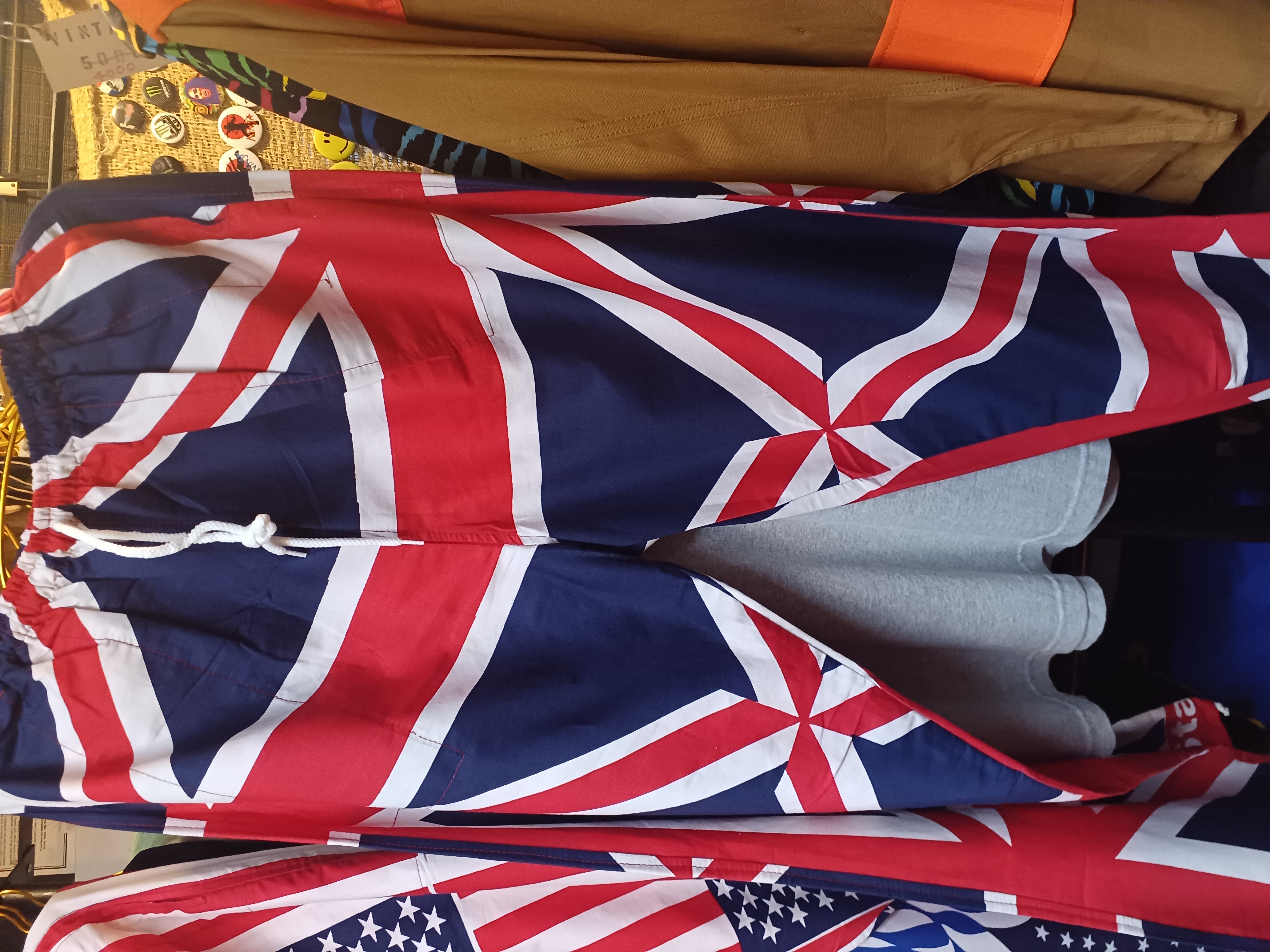 この季節にピッタリなおしゃれインドアパンツ再入荷してます👖