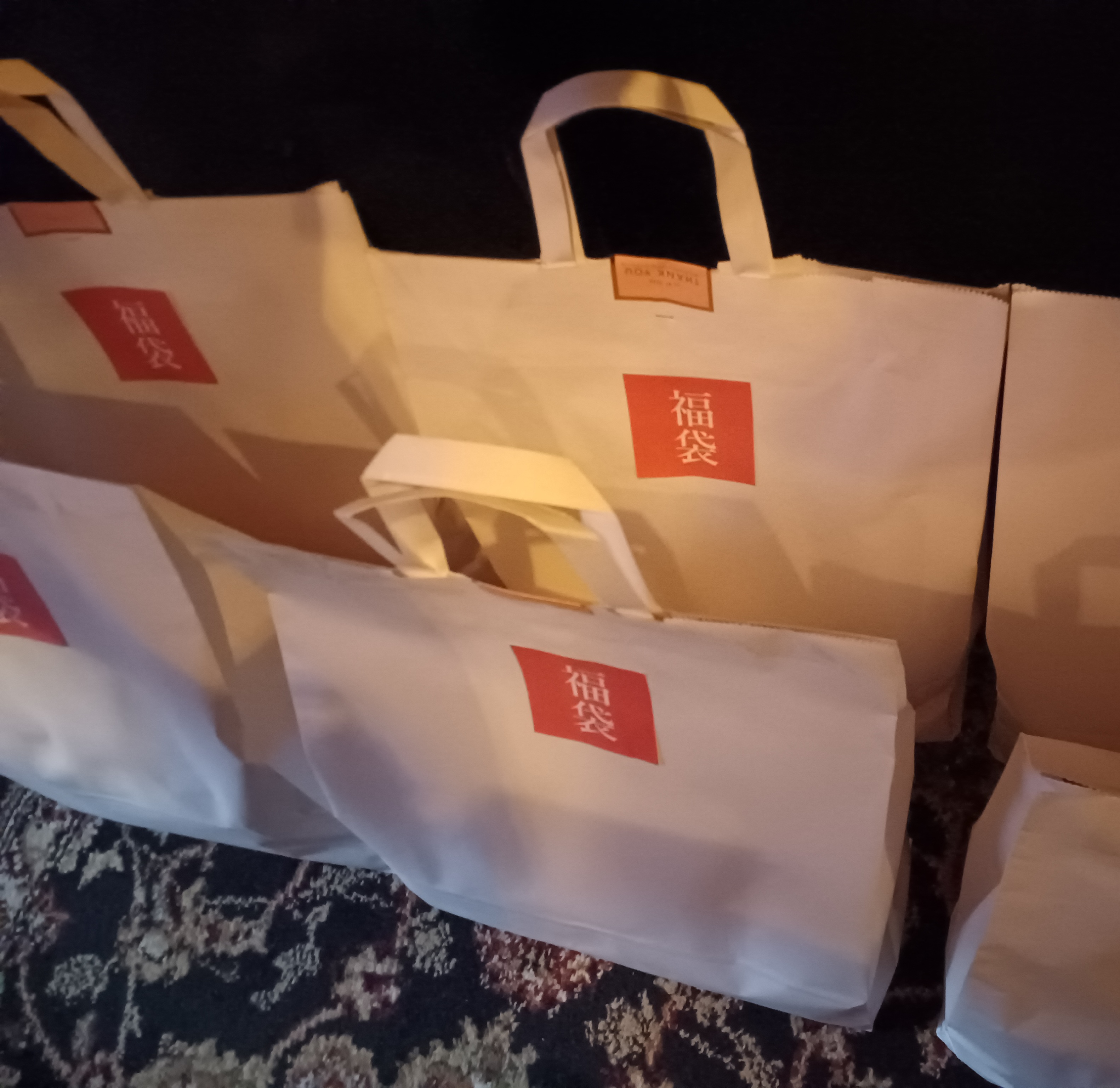 特価品ありますよー♪無くなりしだい終了
