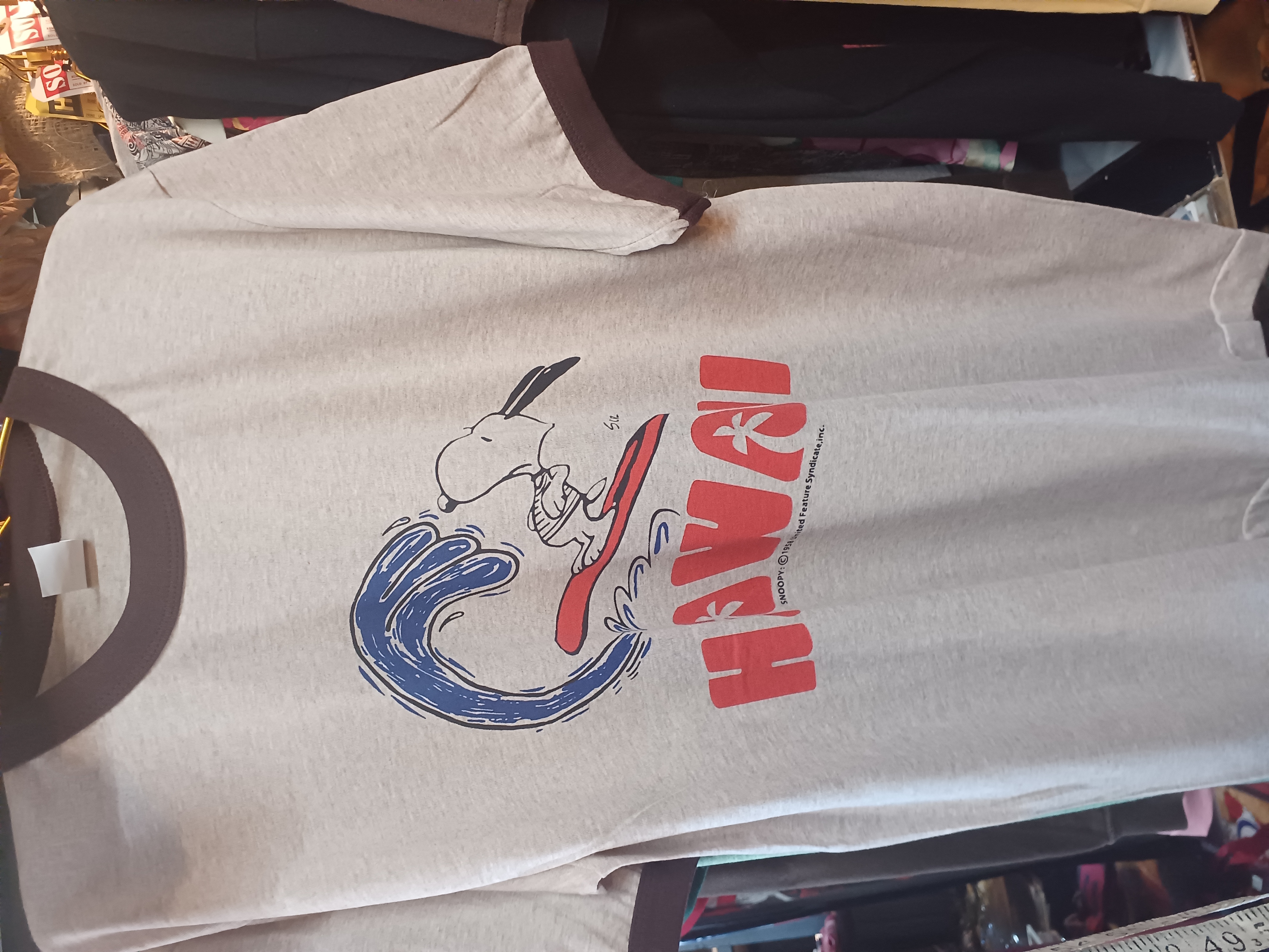 スヌーピーの可愛いTシャツが入荷しています♪