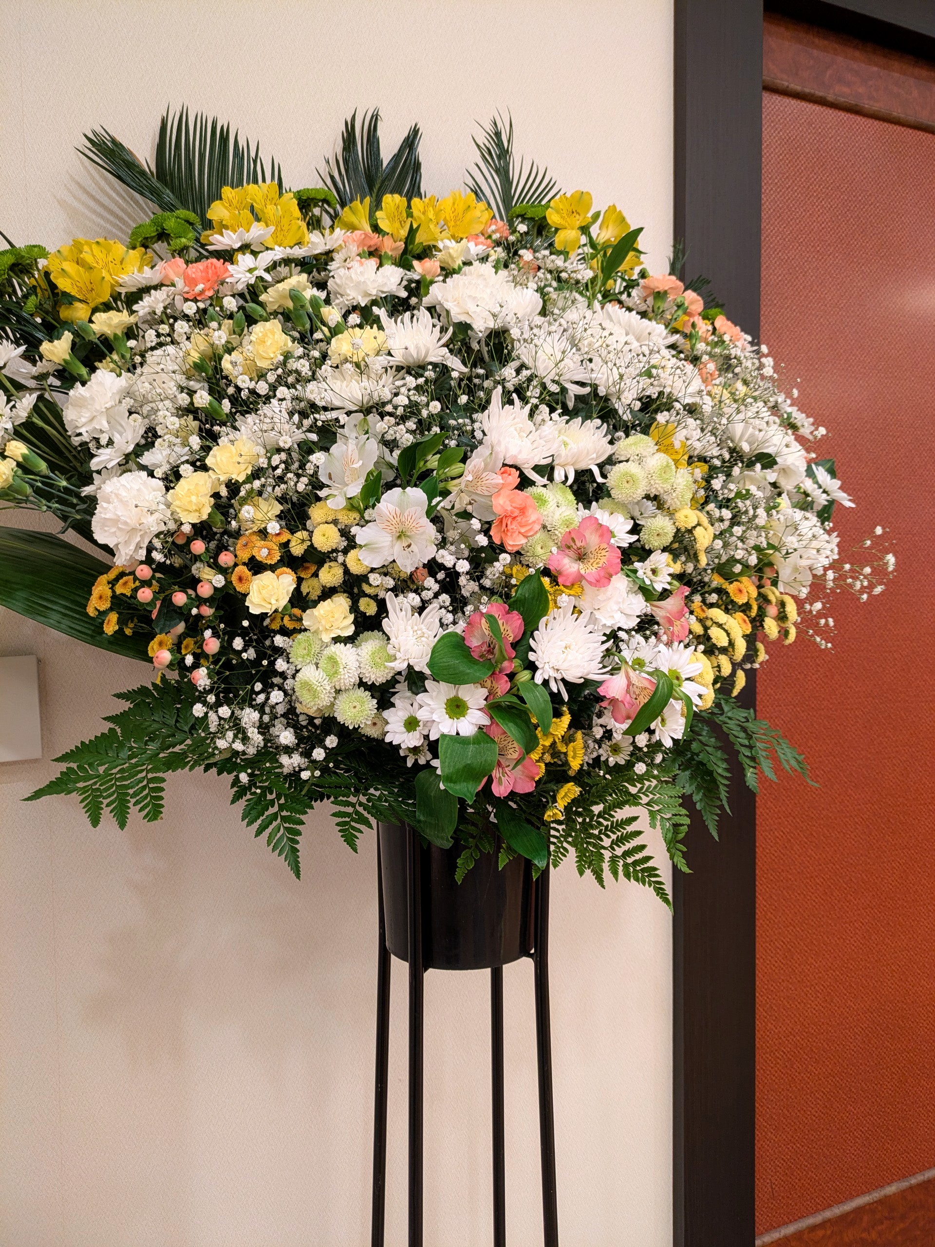 お通夜のスタンド花