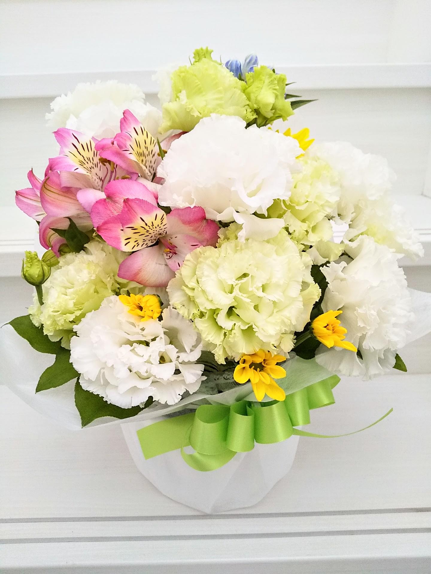 お盆のお花ご注文いただきました。【札幌市北区太平のお花屋さん　花だより】