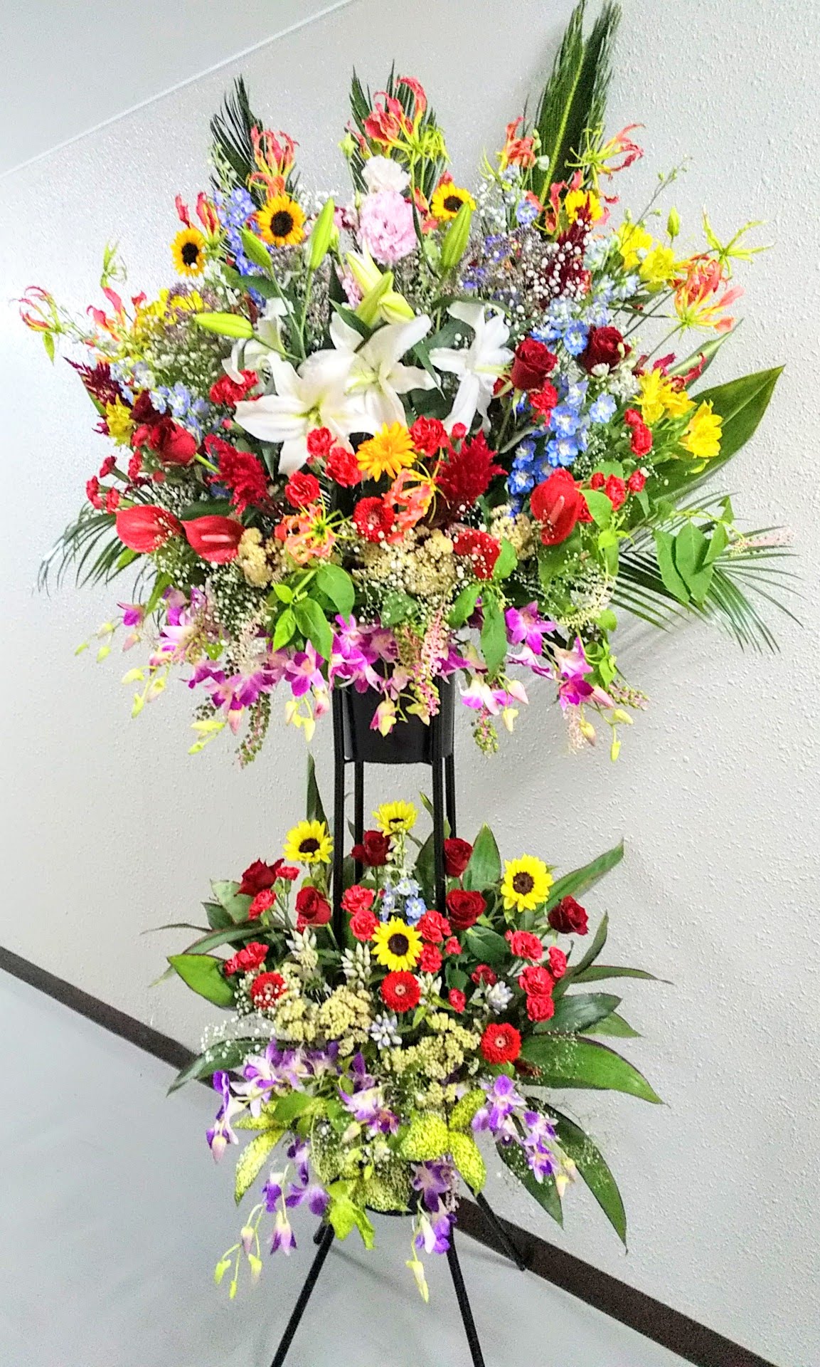 お誕生日のスタンド花配達いたしました。　【札幌市北区太平のお花屋さん　花だより】