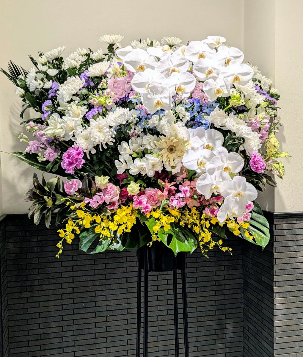 お通夜のスタンド花