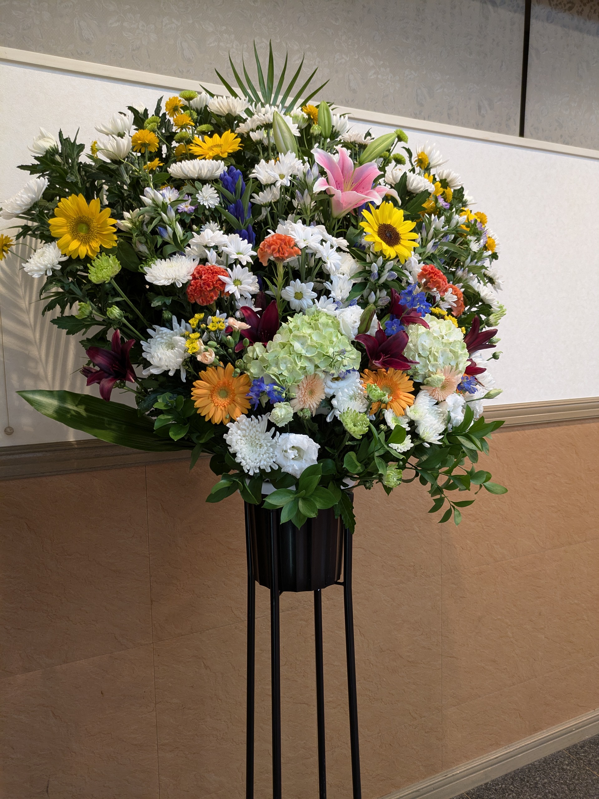 お通夜のスタンド花