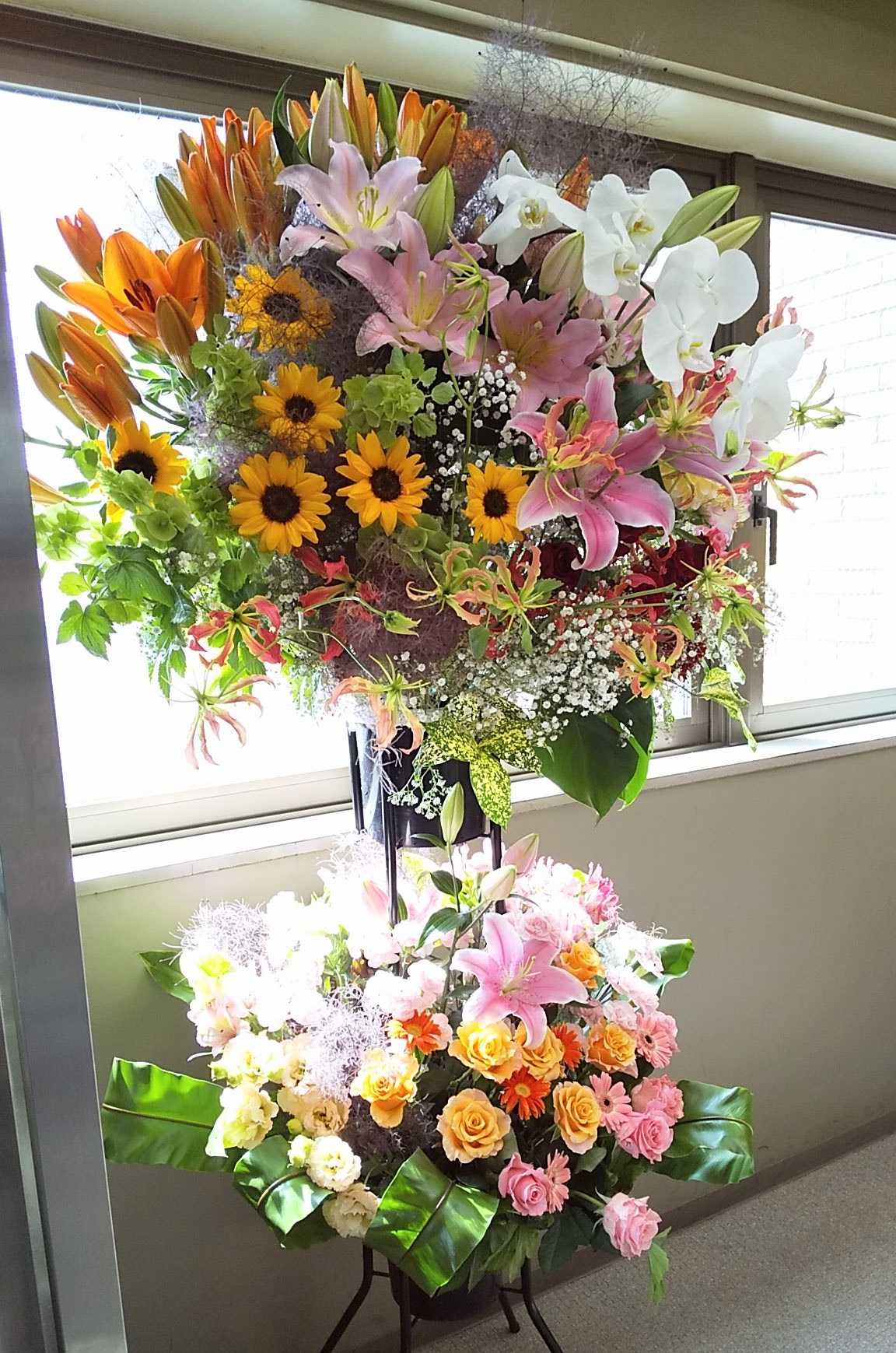 創立30周年の記念スタンド花をお届けいたしました。【札幌市北区太平のお花屋さん　花だより】