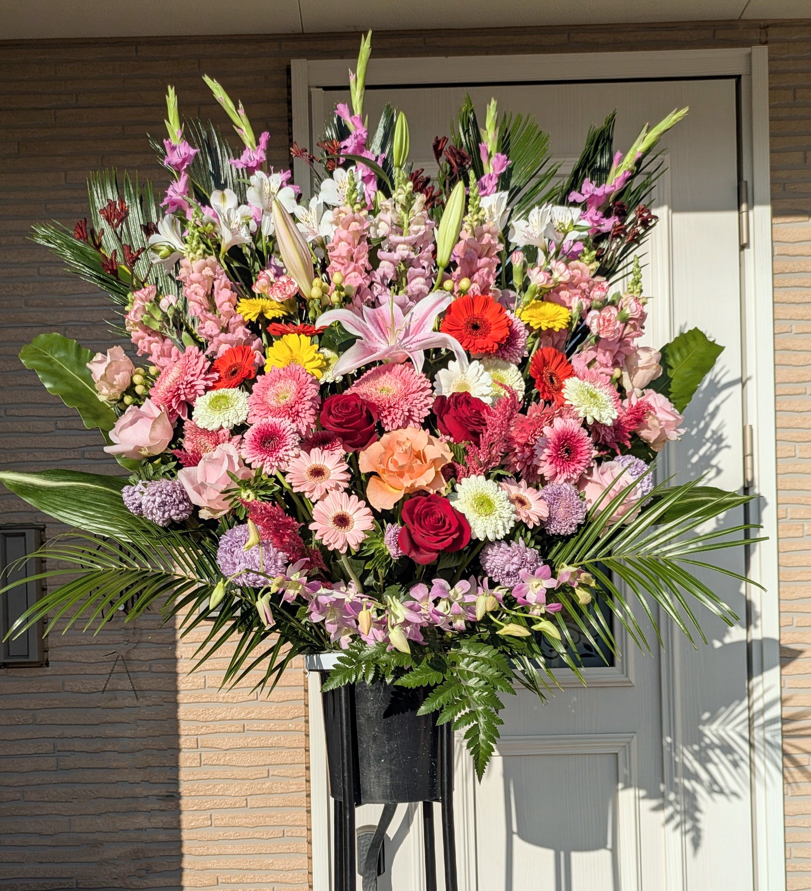 開店お祝いスタンド花