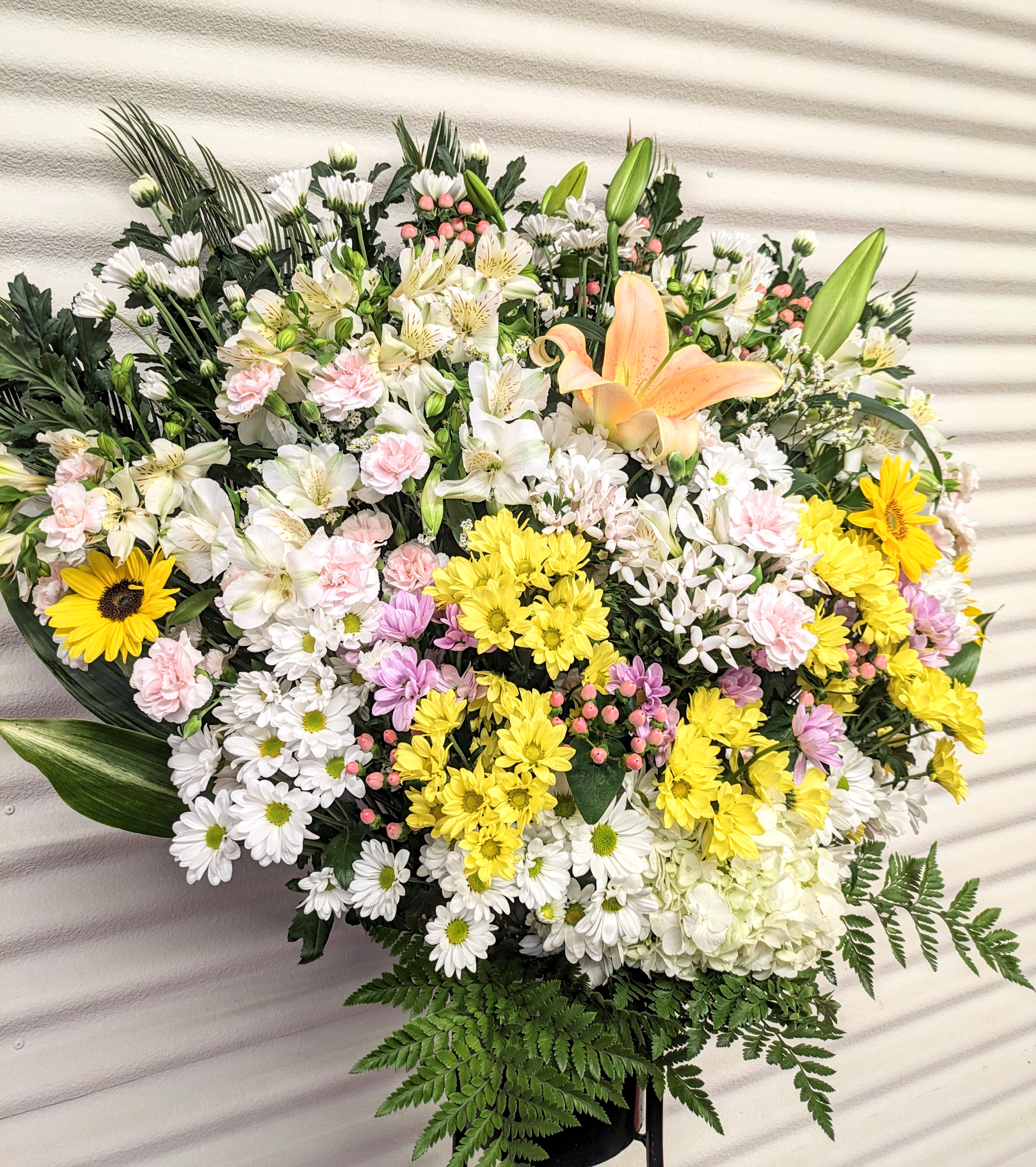 お通夜のスタンド花　【札幌市北区太平のお花屋さん　花だより】