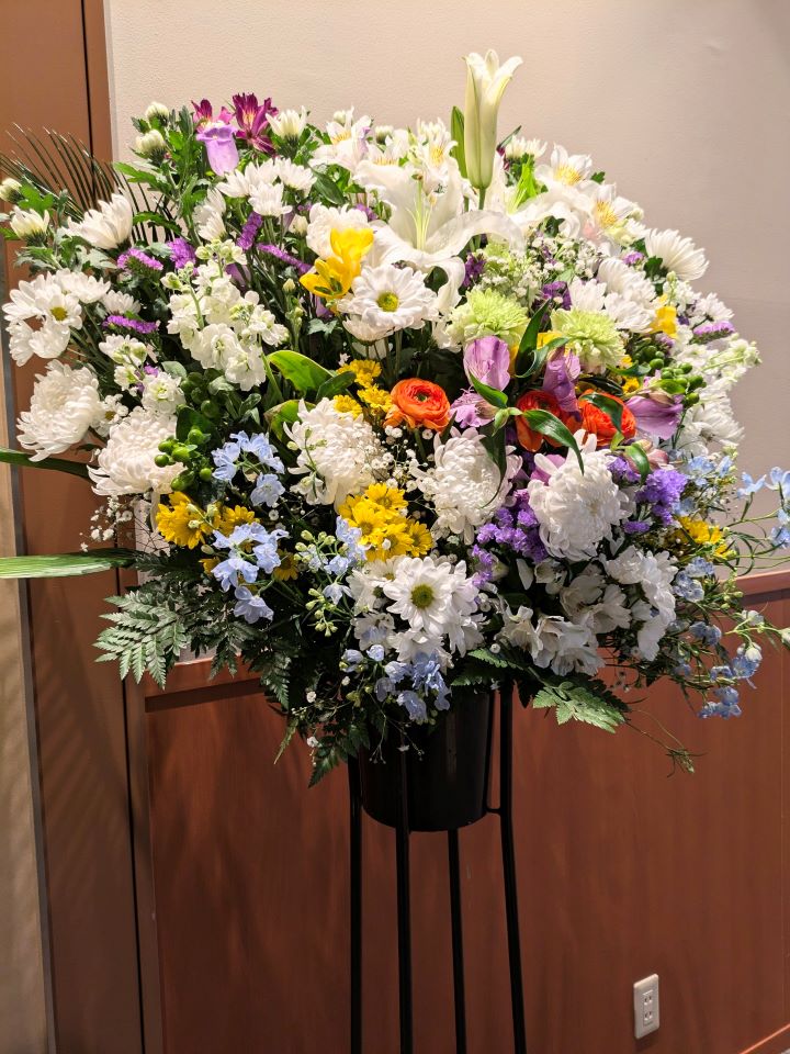 お通夜のスタンド花