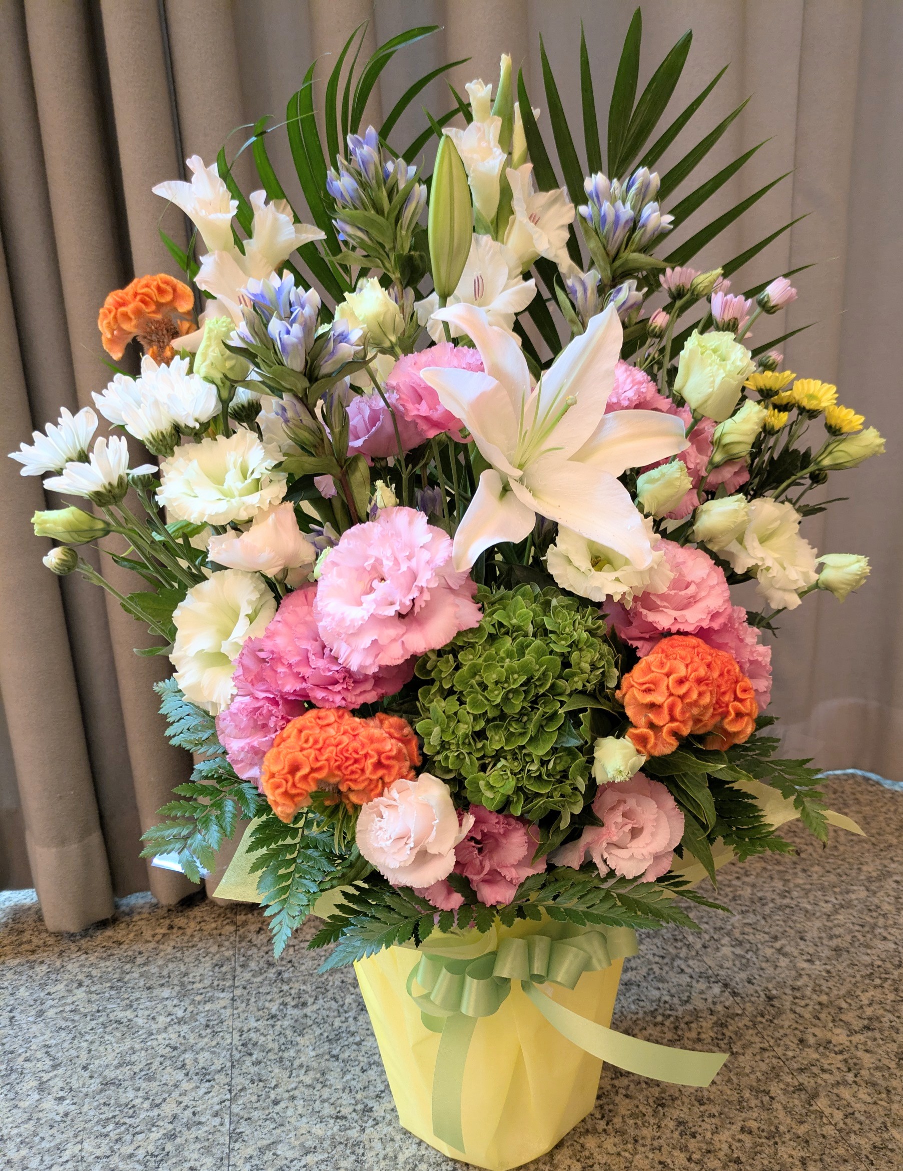 一周忌のアレンジフラワー