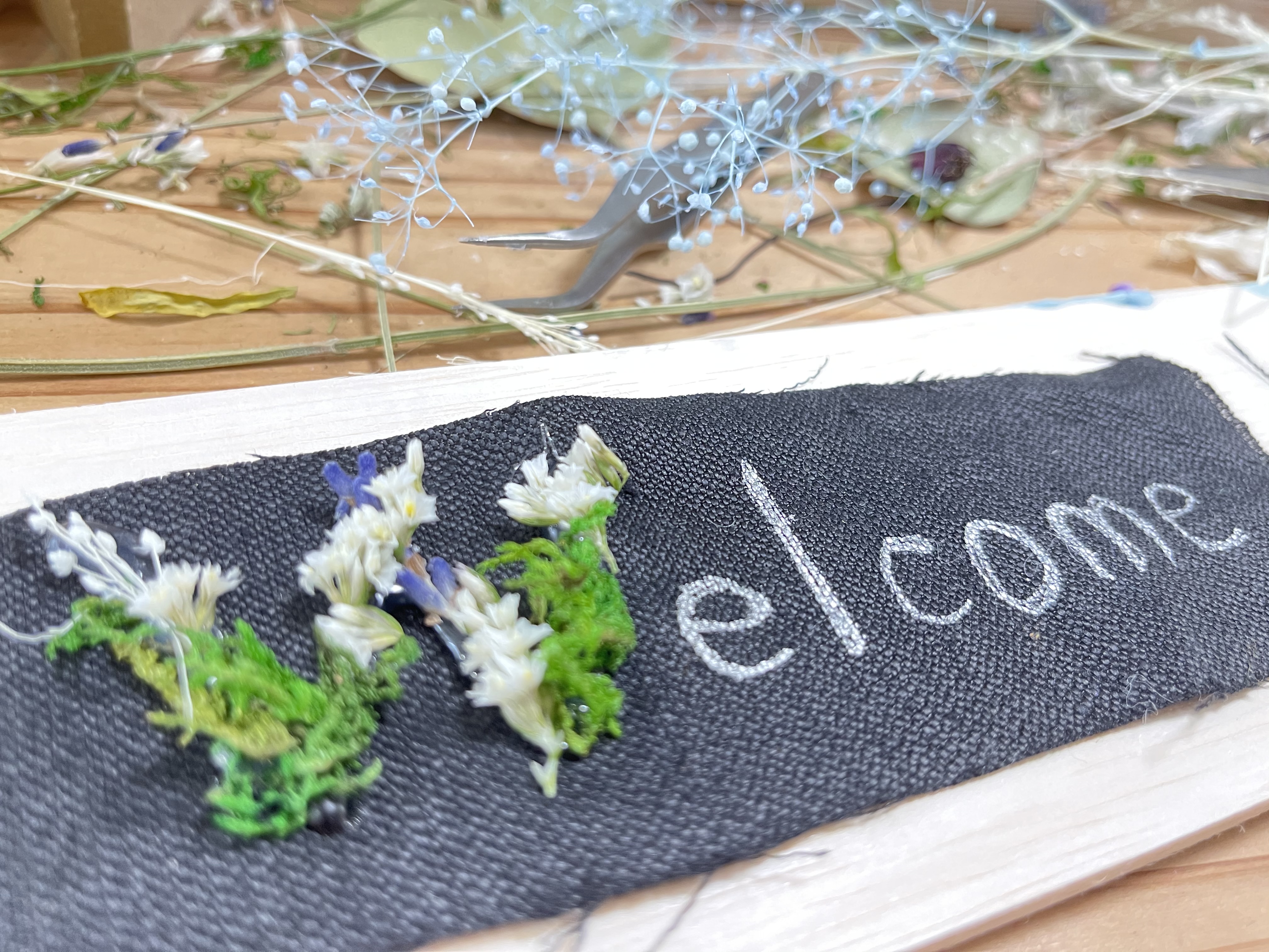結婚式ウェルカムボード作ってます