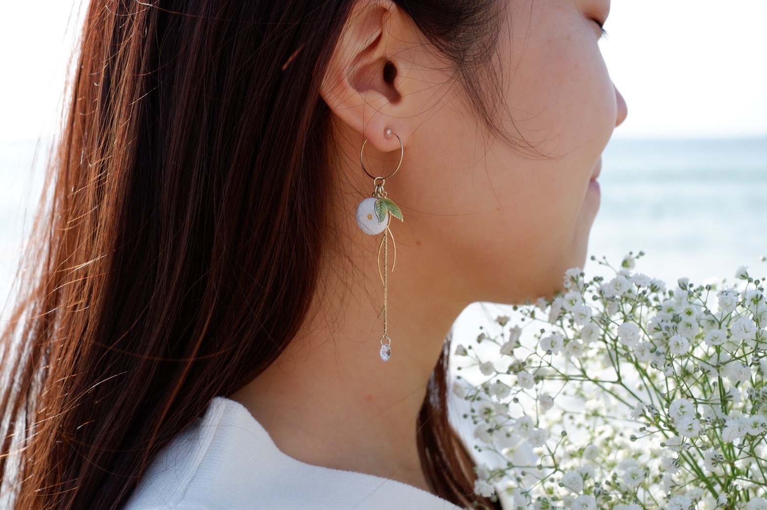 菊（ピンポマム）揺れるフープイヤリング