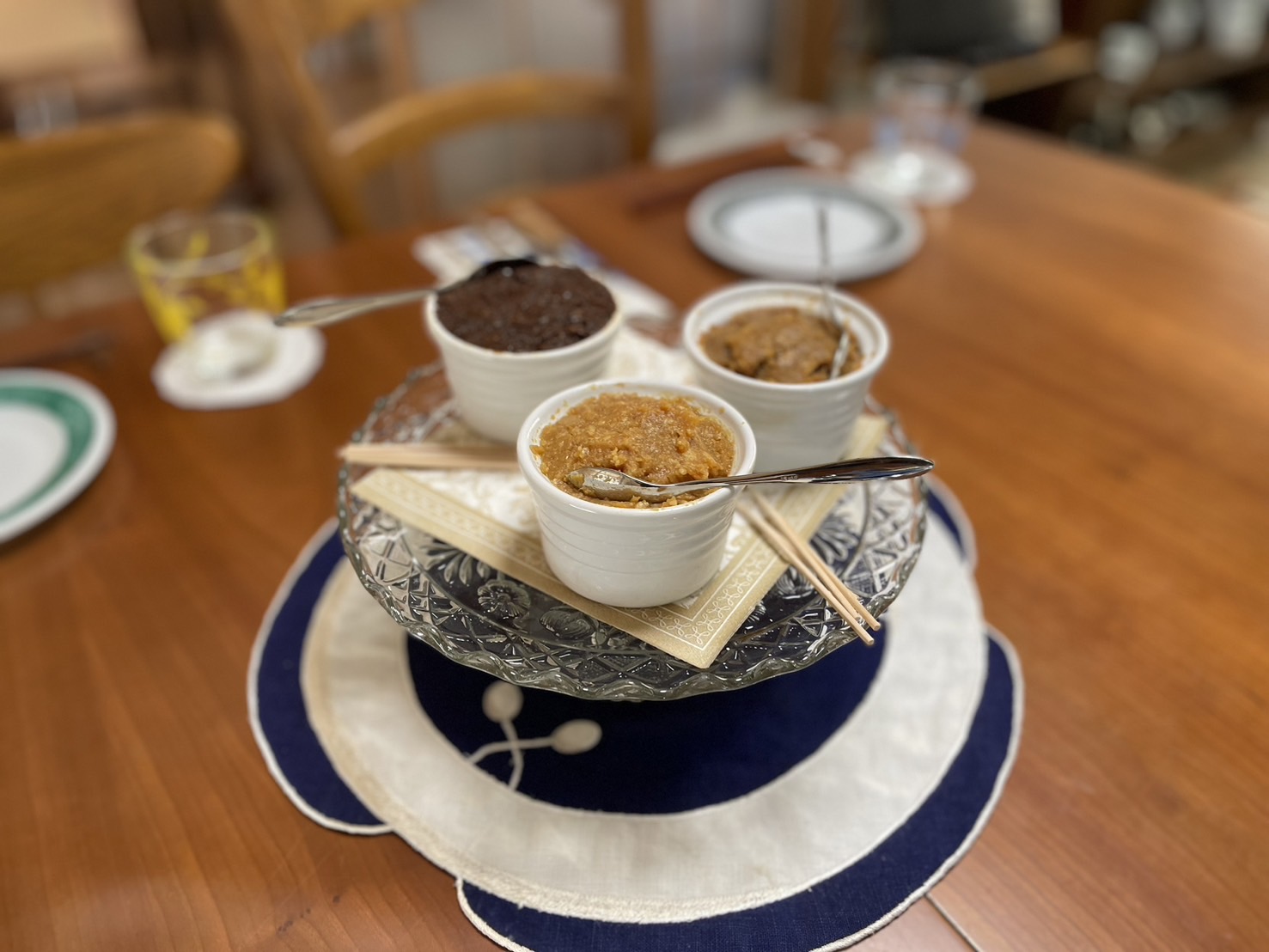 relishの「ヴィンテージ食器を愉しむ会」（味噌をつかったフルコース）
