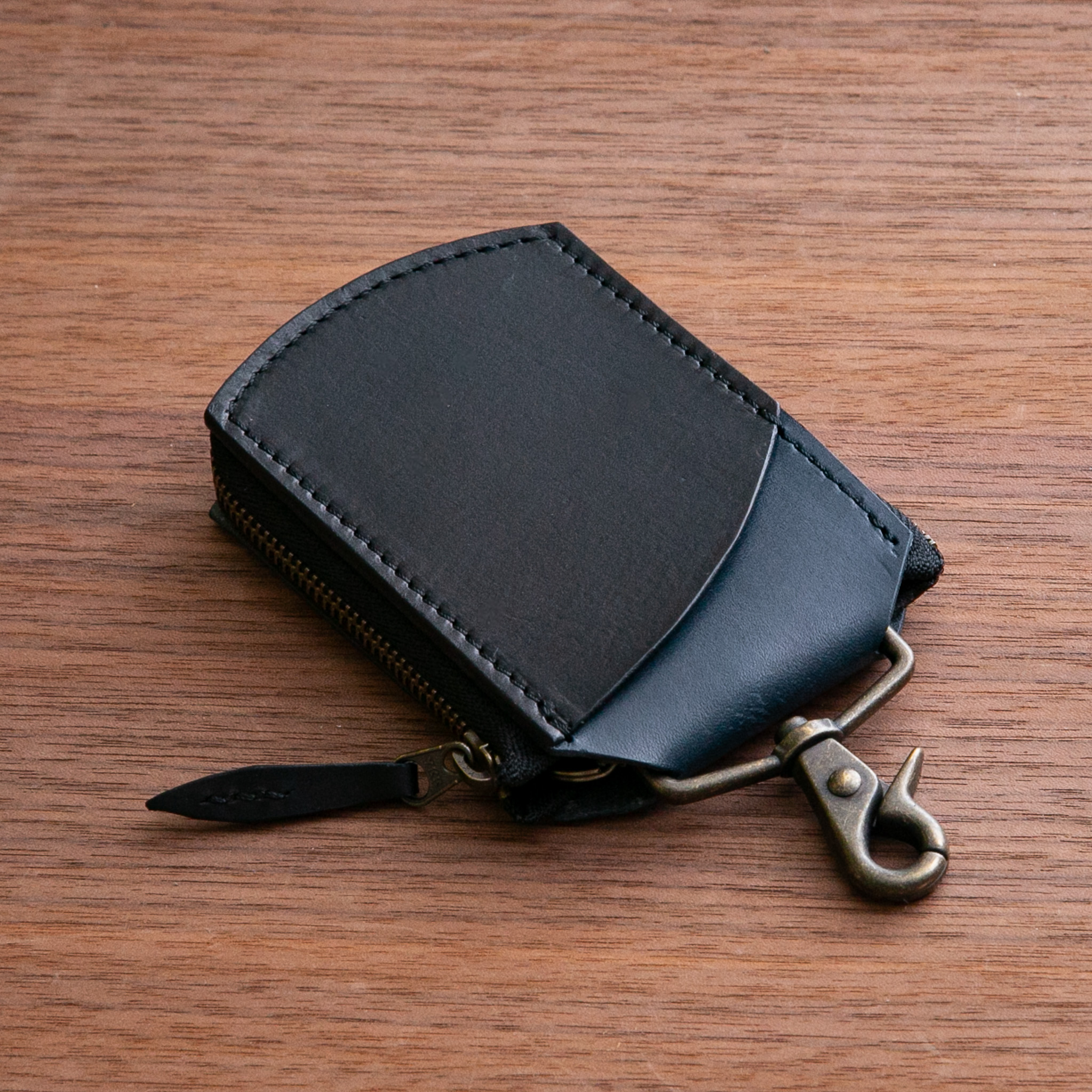 「ネイビー」を含む配色カスタムオーダーの事例紹介｜イタリアンレザー｜紺