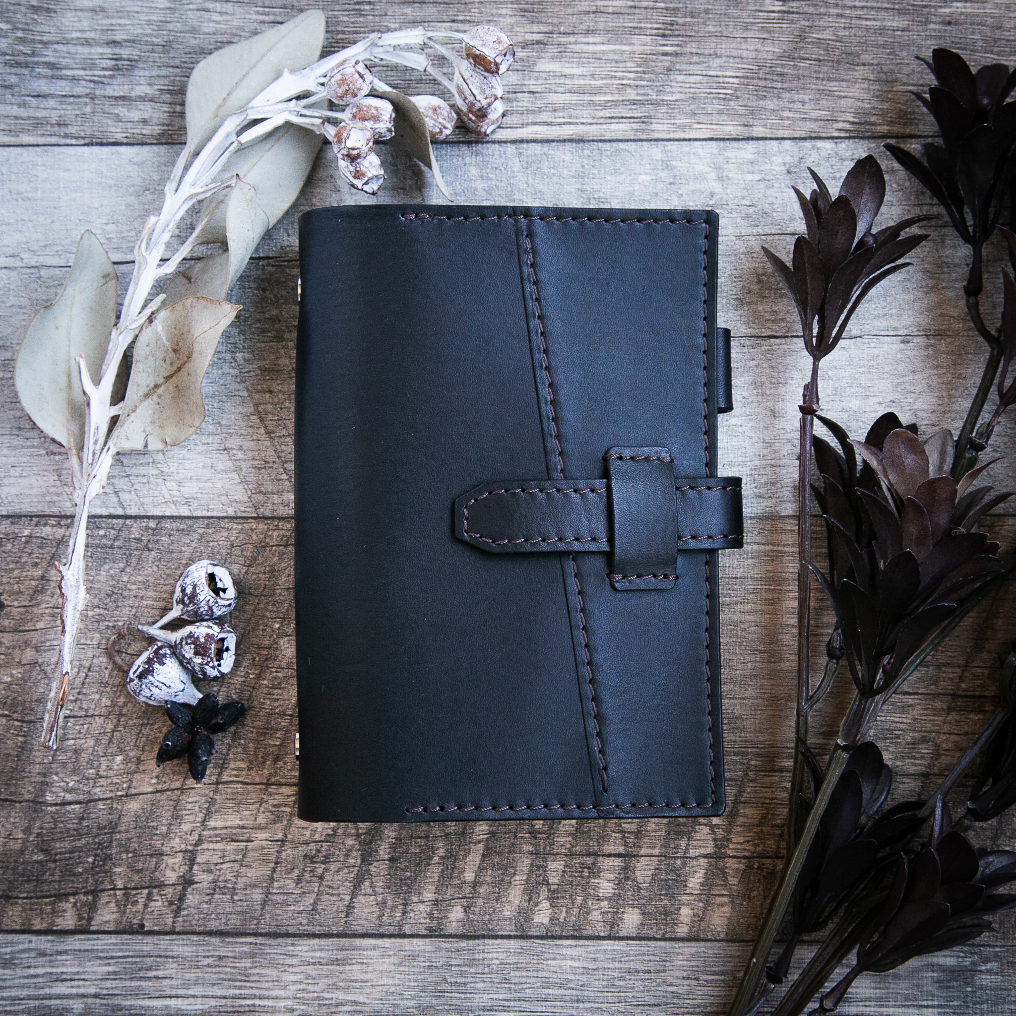 「単色」オーダーの事例紹介｜イタリアンレザー｜「ナチュラル」色との組み合わせもご紹介！