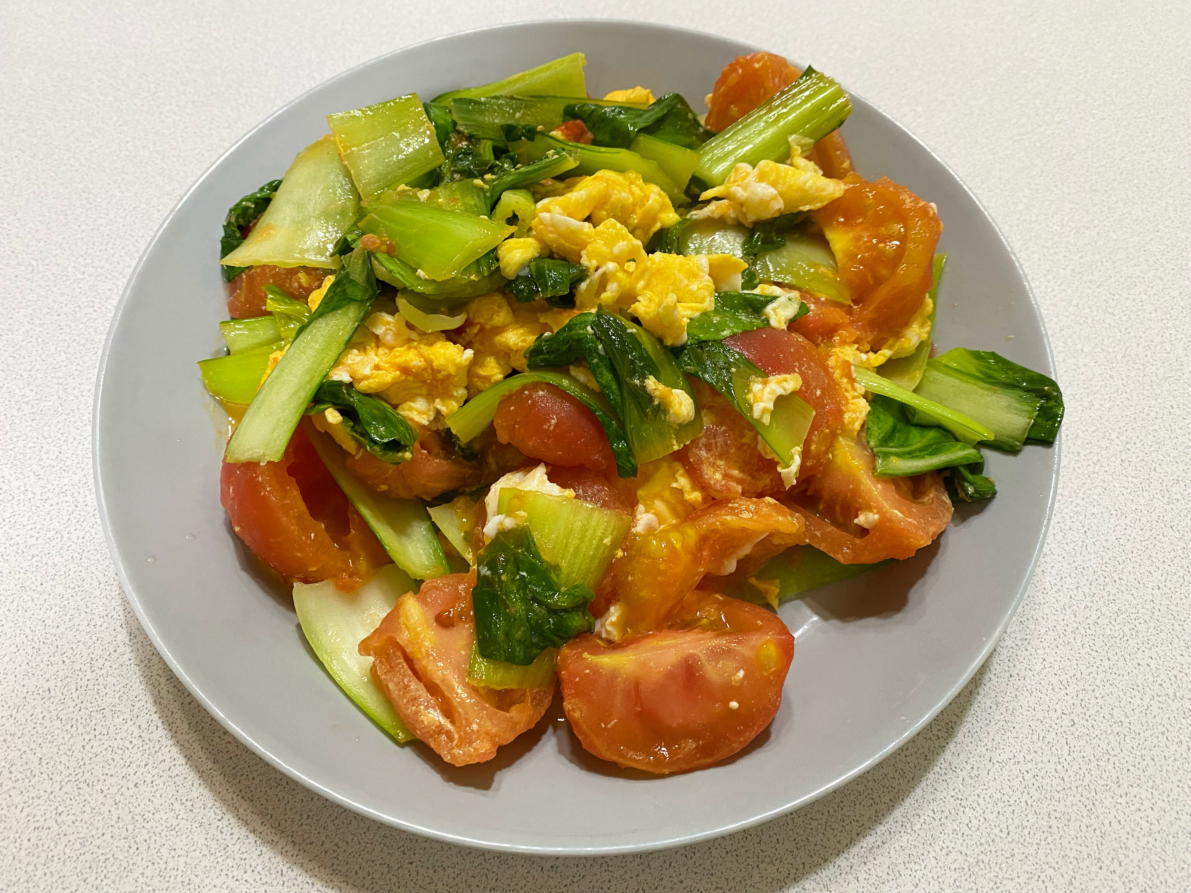 トマトとちんげん菜と卵の中華炒め✨🍽