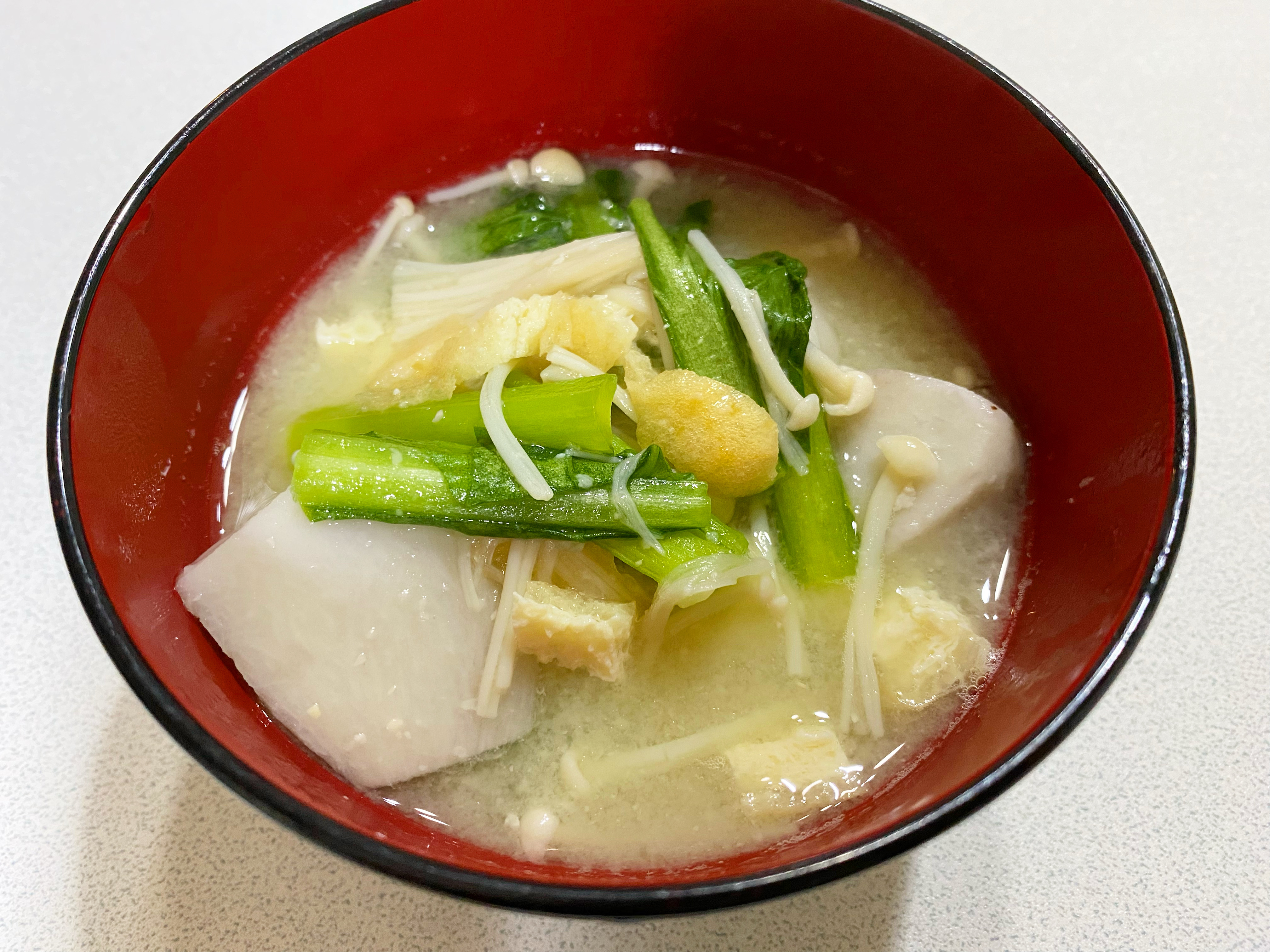 簡単‼️里芋と小松菜の味噌汁✨