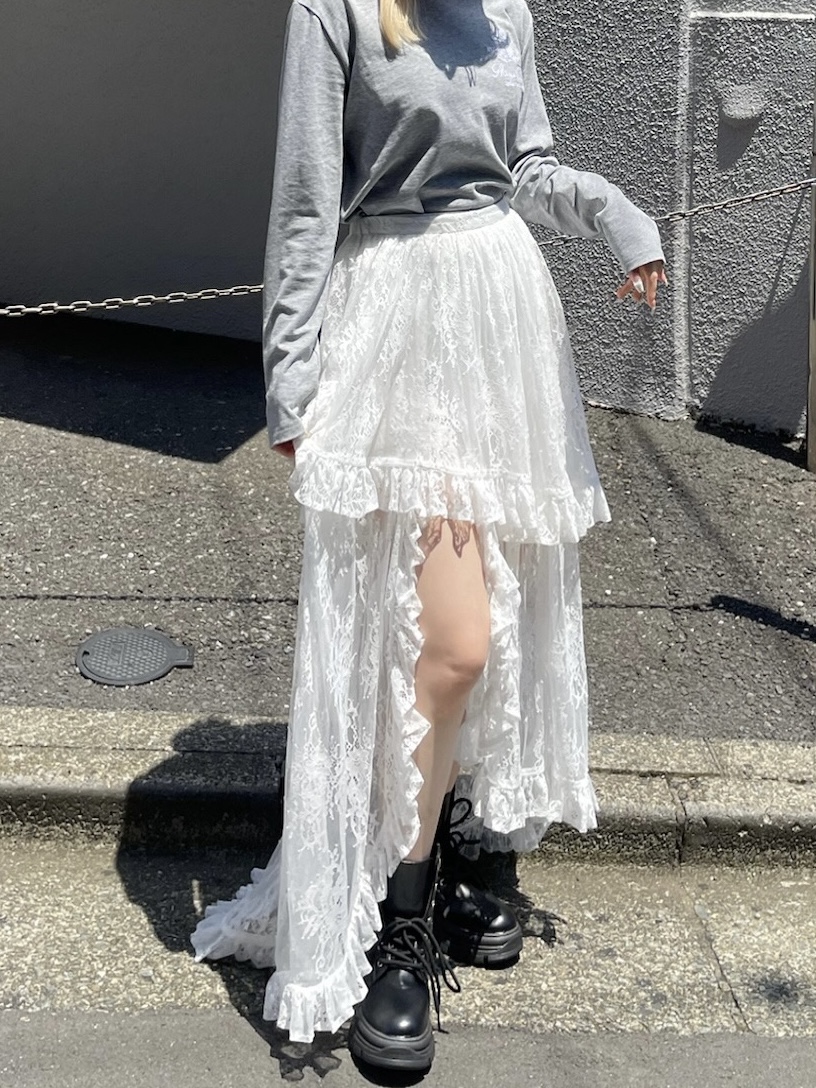 8/25 Mon. 19:00 FLUFFY LAYER LACE SK