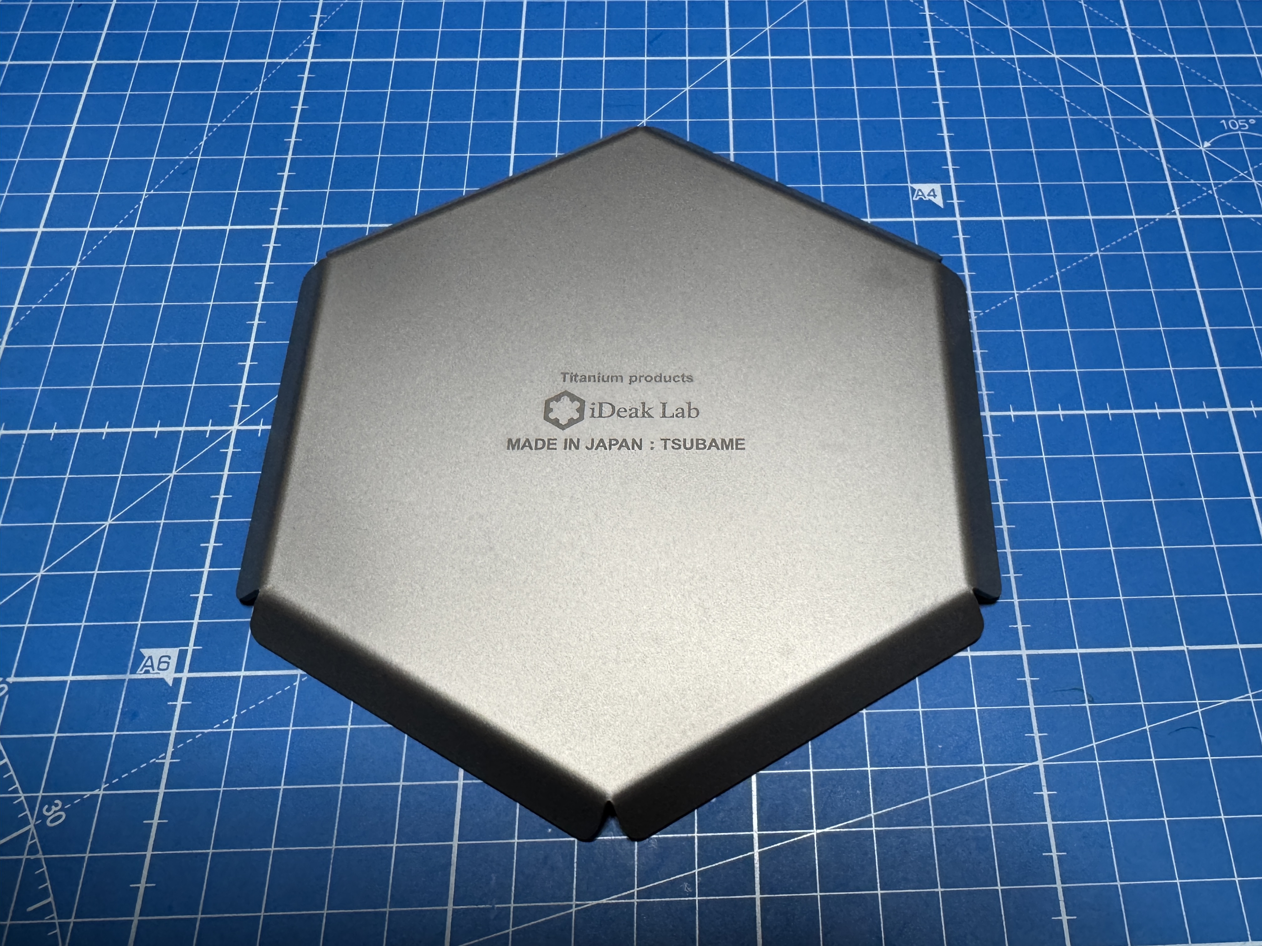 レーザー刻印仕様は11月1日から販売開始です。