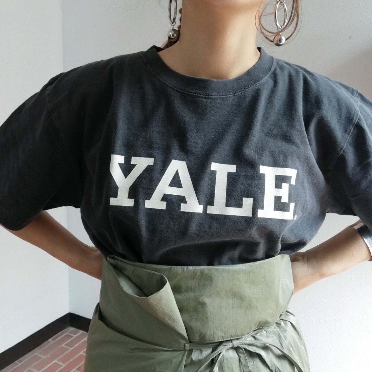 "YALE TEE"