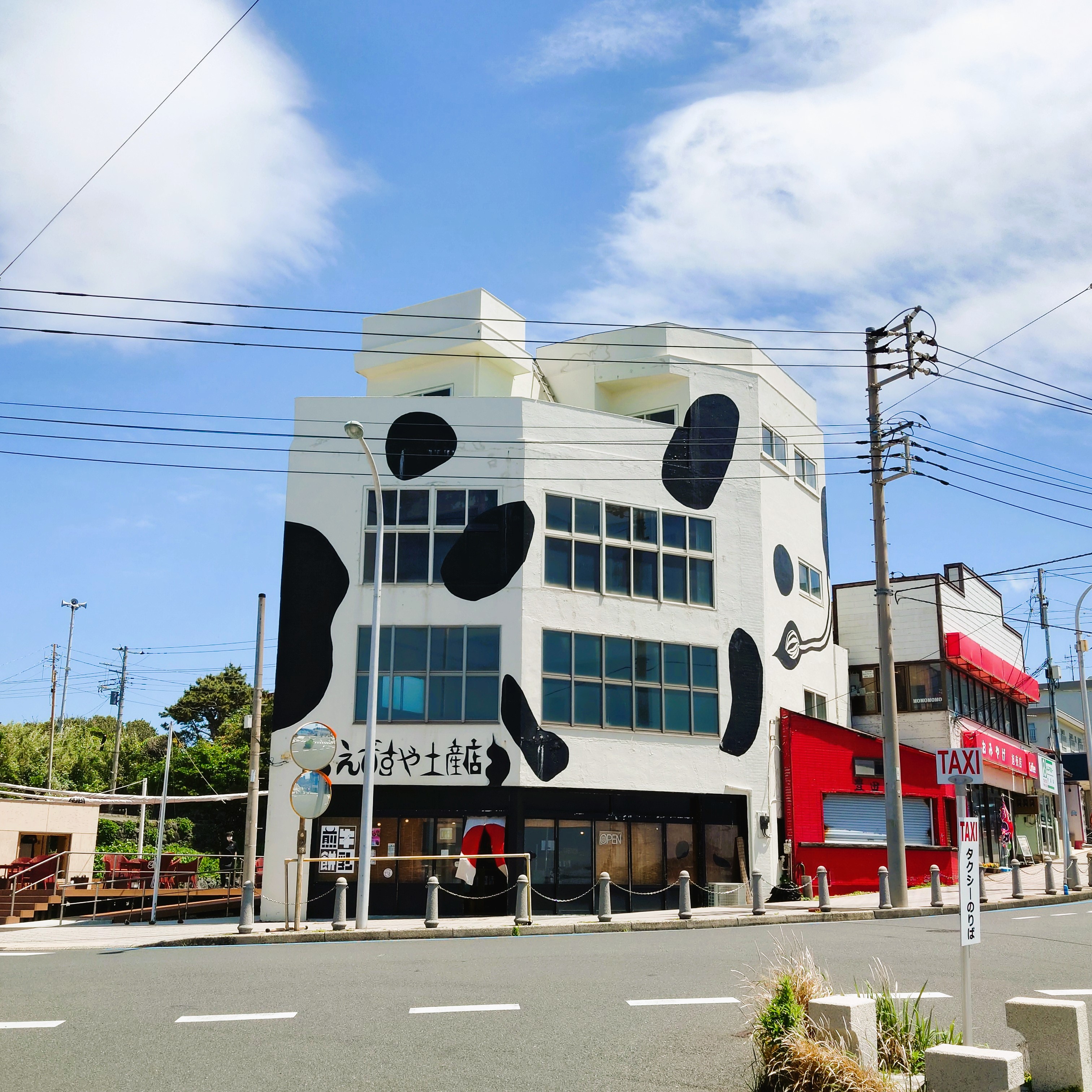 ☆牛推し☆な建物が目印☆