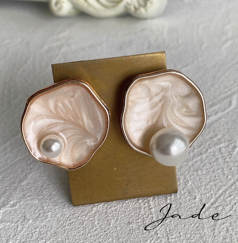 Beige lame（イヤリング・ピアス）JADEアクセサリー