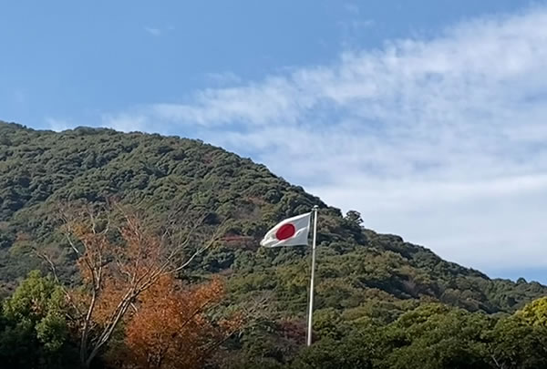 日章旗が映える伊勢神宮⛩
