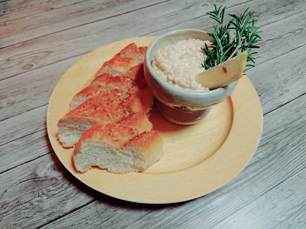 【おつまみレシピ】ボリューム満点！ヘルシーなのに濃厚でうまみたっぷり「明太子と豆腐のヘルシーディップ