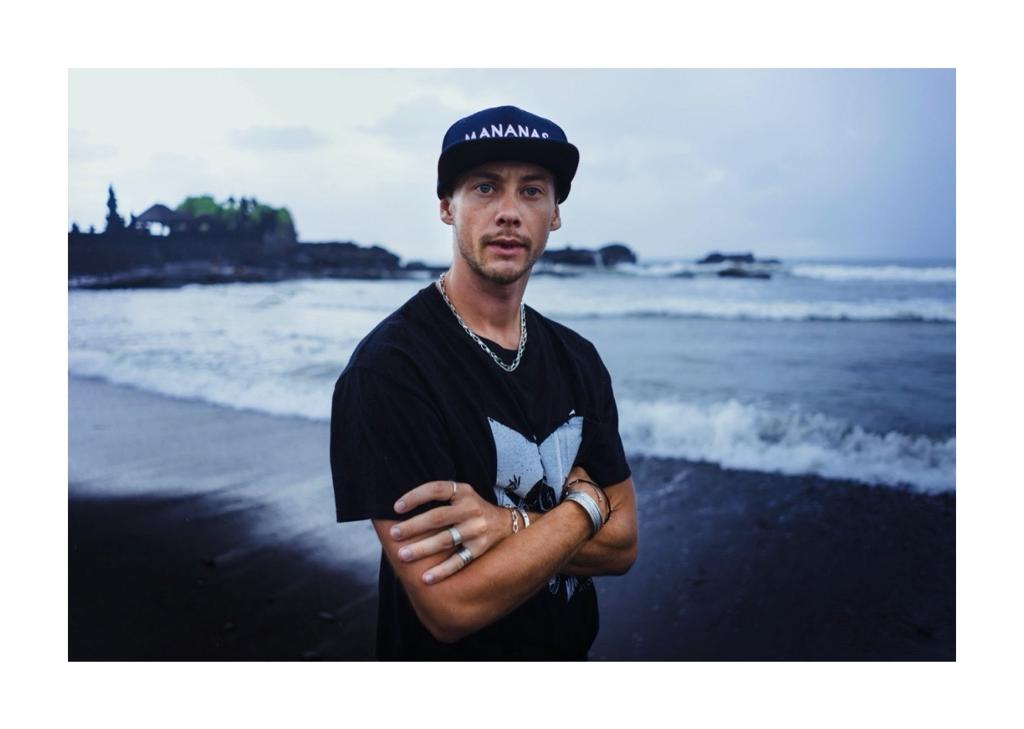 MANANAS Cap&T-Shirt