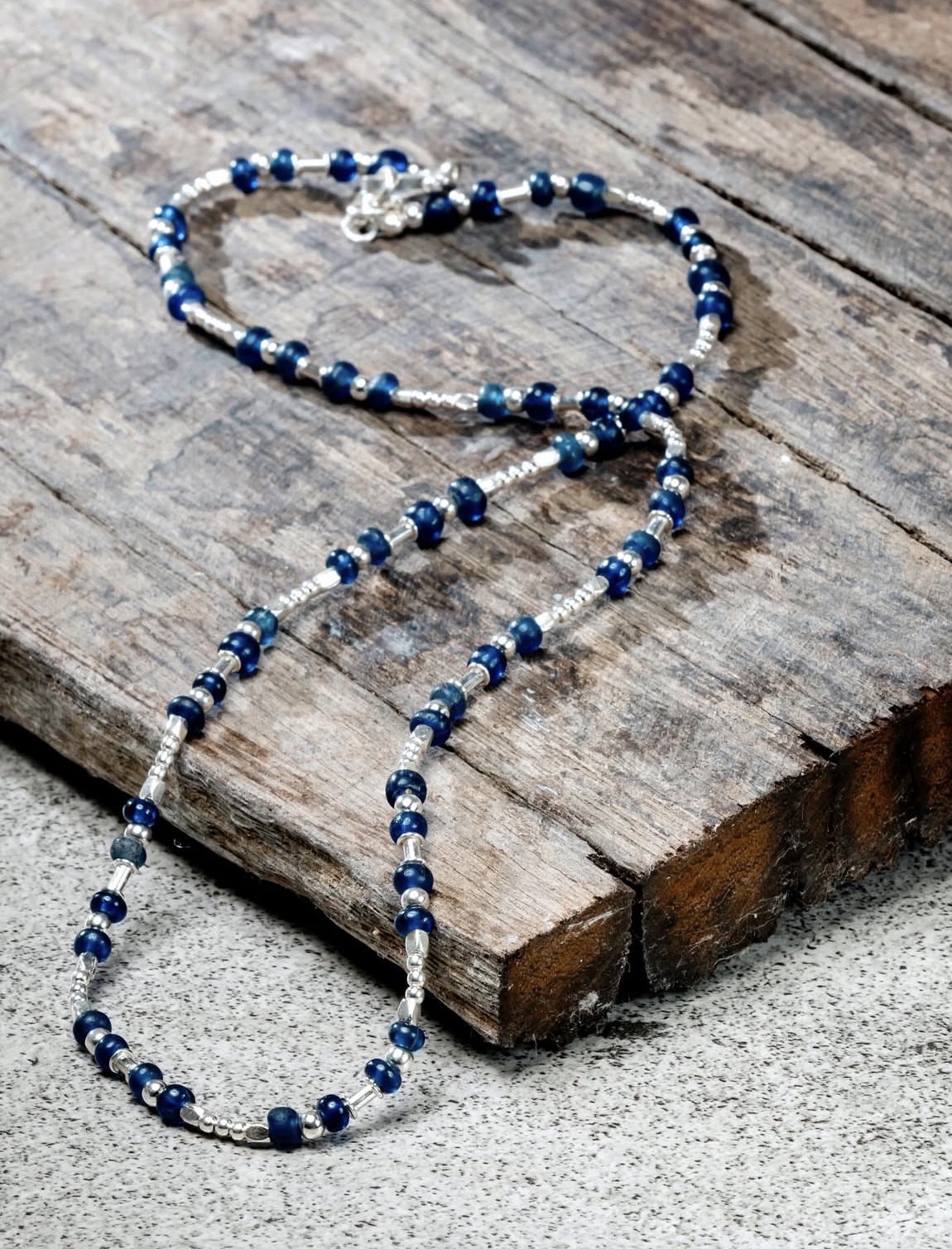 アンティークビーズとシルバー