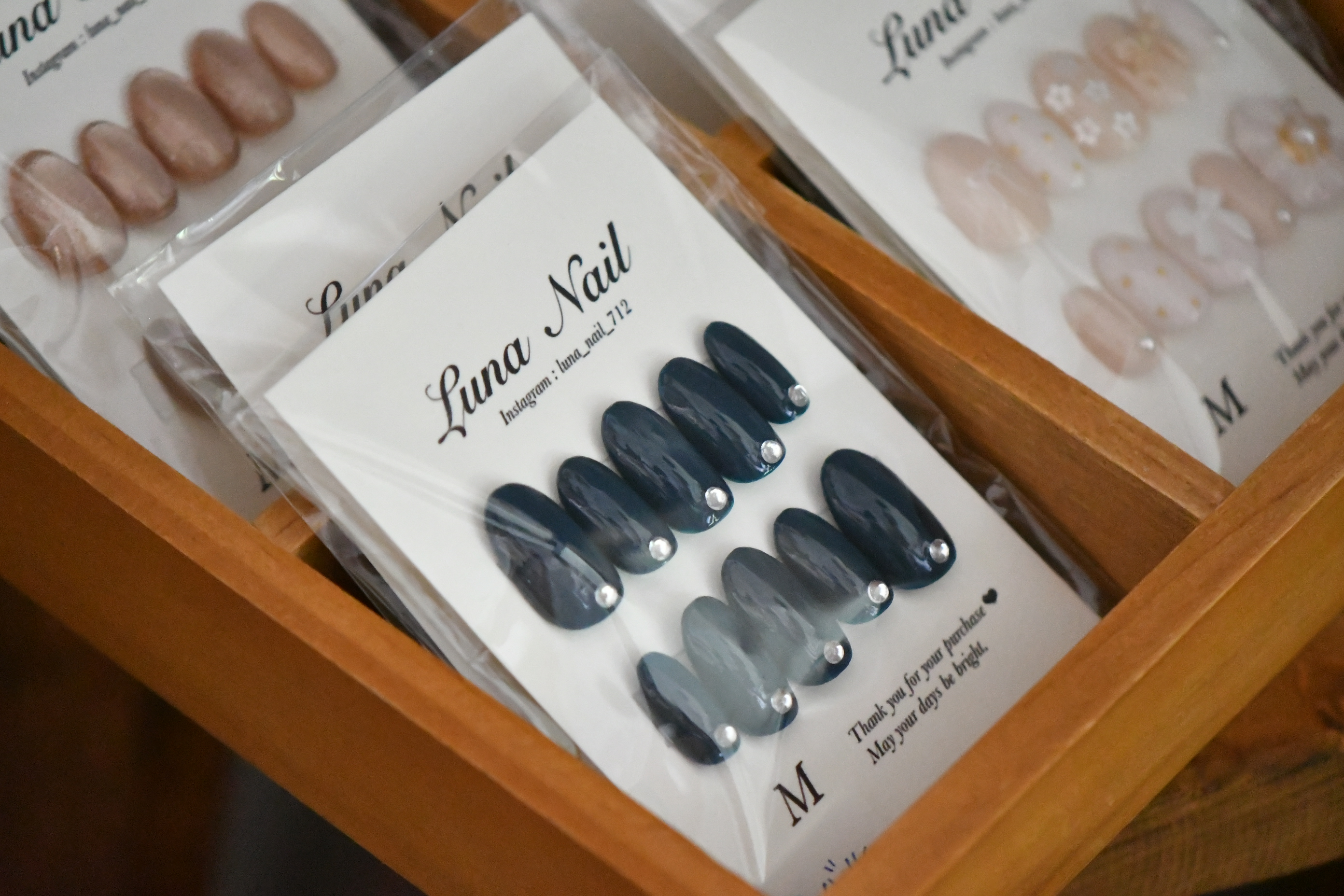 Luna_Nail